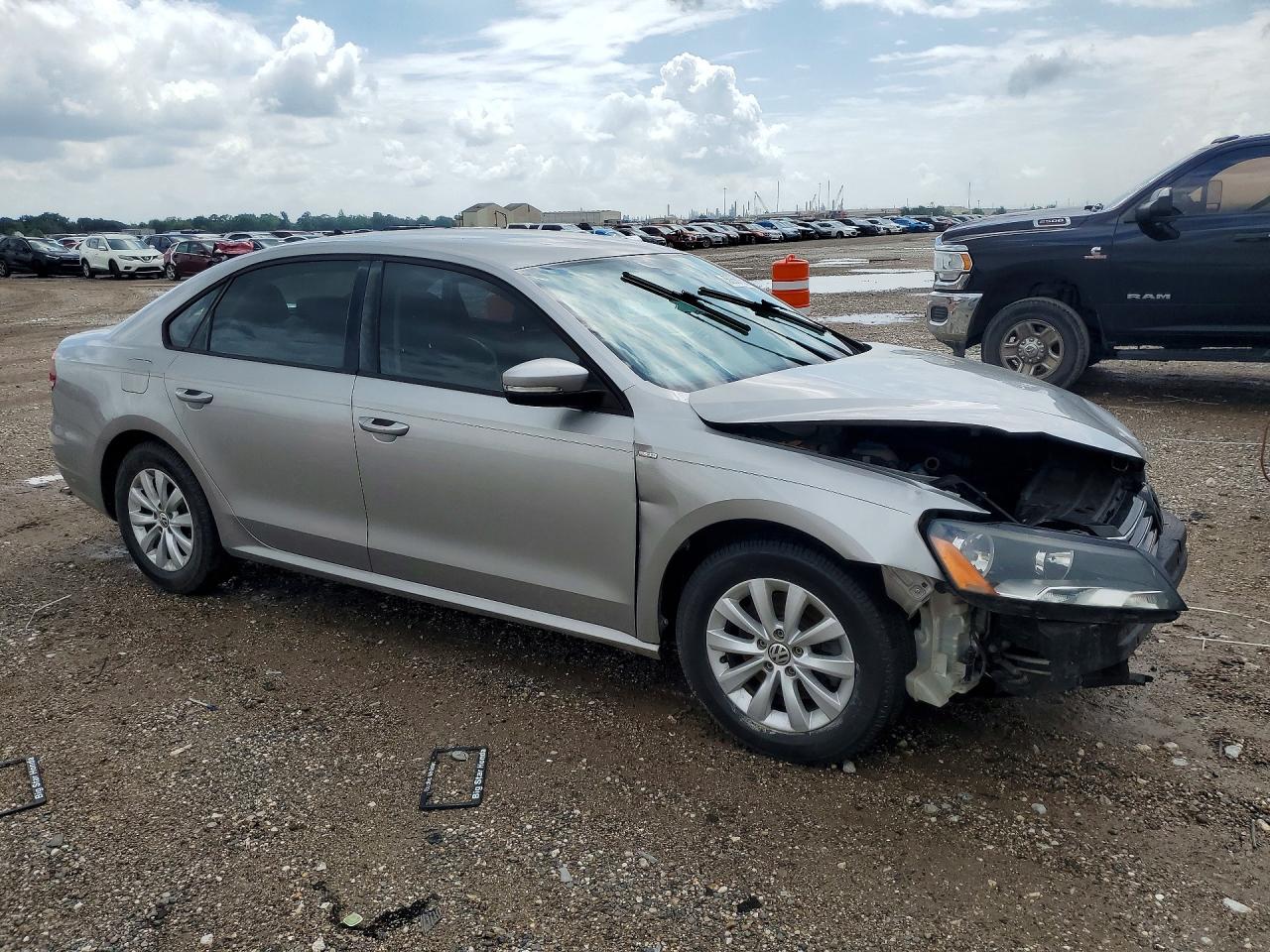 2014 Volkswagen Passat S Silver vin: 1VWAT7A33EC072908