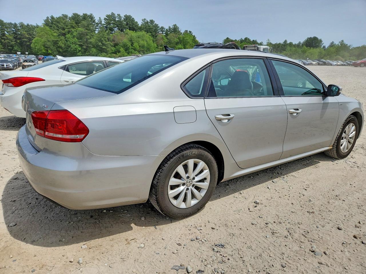 2014 Volkswagen Passat S Silver vin: 1VWAT7A33EC097792