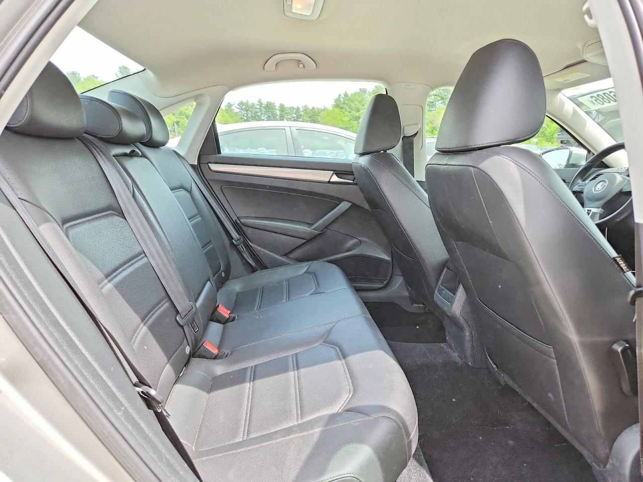 2014 Volkswagen Passat S Silver vin: 1VWAT7A33EC097792