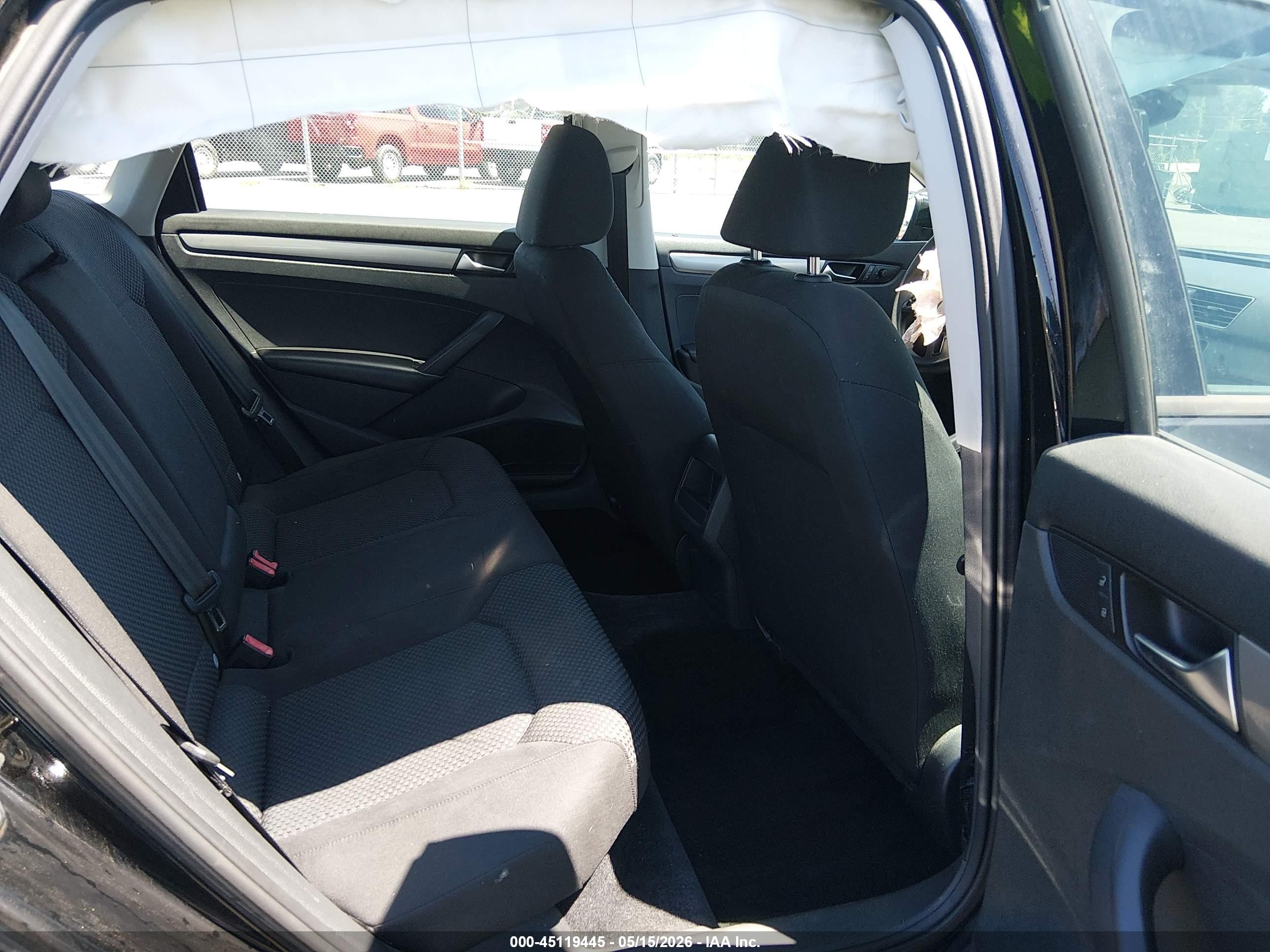 2015 Volkswagen Passat 1.8t S Black vin: 1VWAT7A33FC045628