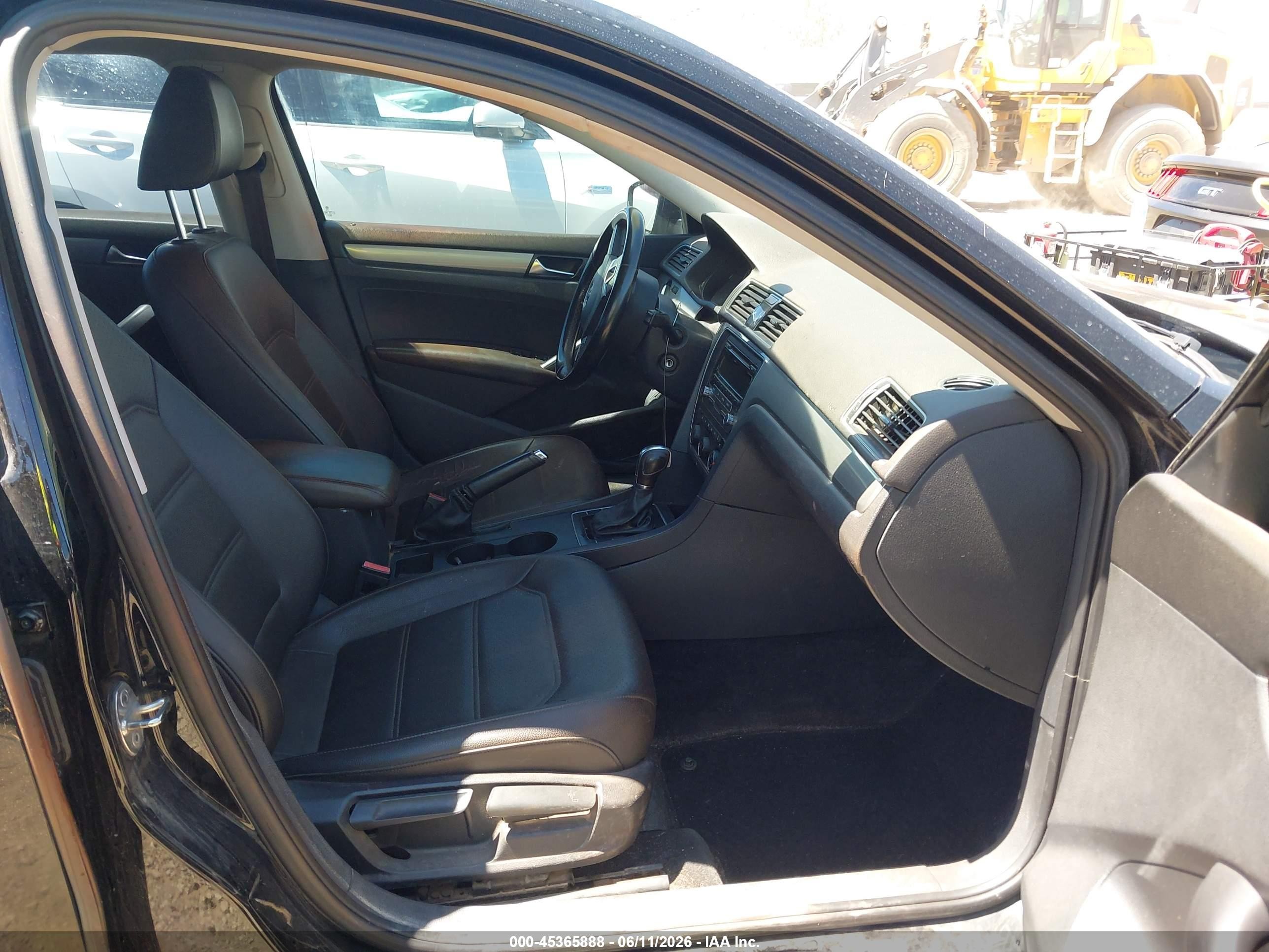 2015 Volkswagen Passat 1.8t Wolfsburg Edition Black vin: 1VWAT7A33FC046049