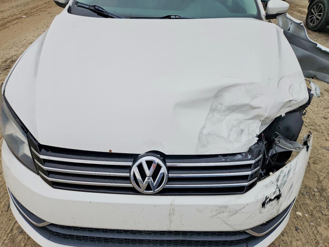 2015 Volkswagen Passat S White vin: 1VWAT7A33FC068424