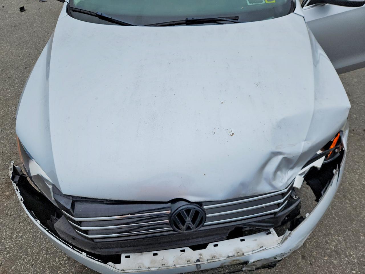 2015 Volkswagen Passat S Silver vin: 1VWAT7A33FC070917