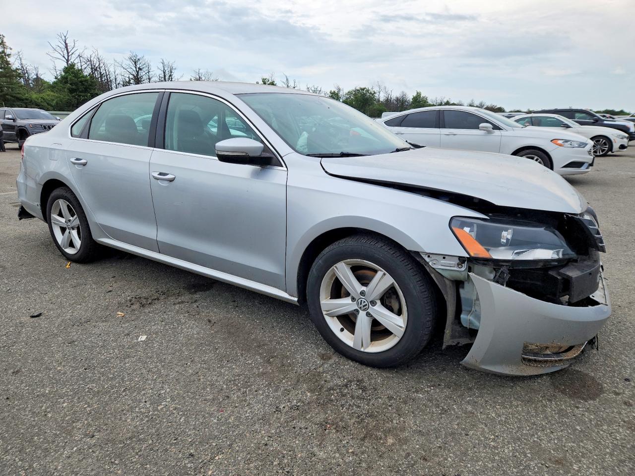 2015 Volkswagen Passat S Silver vin: 1VWAT7A33FC070917