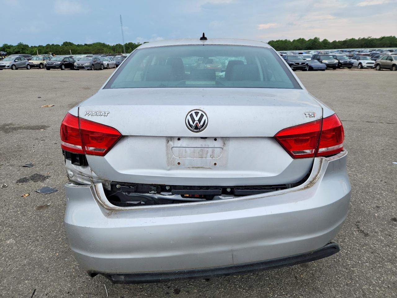 2015 Volkswagen Passat S Silver vin: 1VWAT7A33FC070917