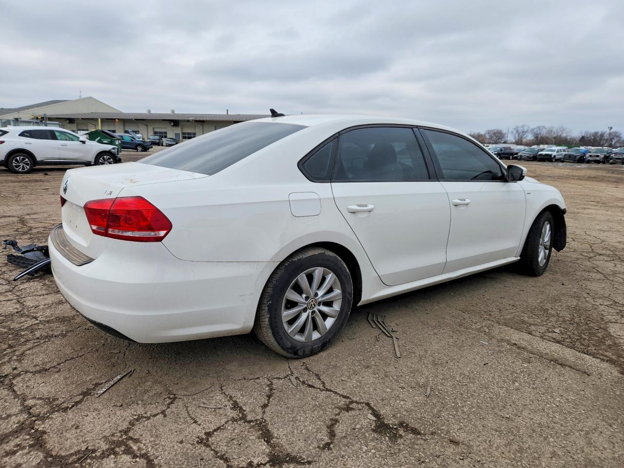 2015 Volkswagen Passat S White vin: 1VWAT7A33FC080279