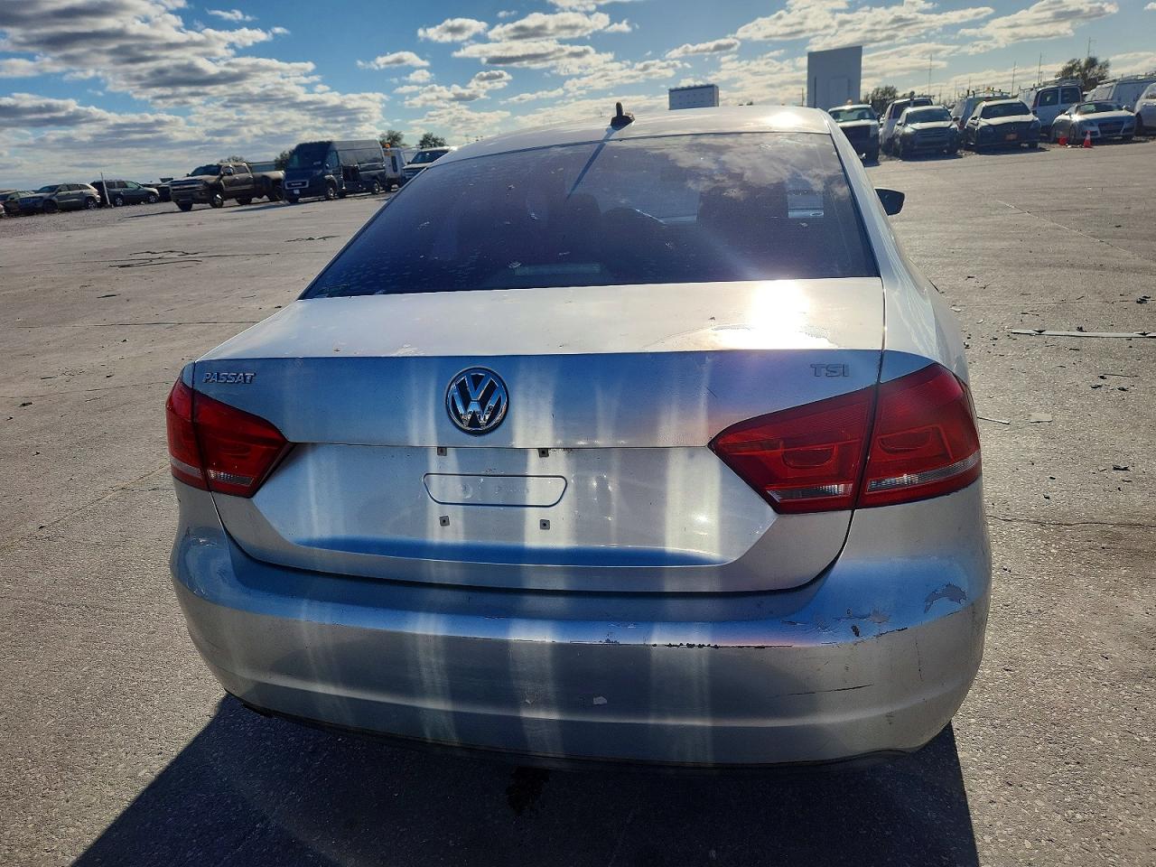 2015 Volkswagen Passat S Gray vin: 1VWAT7A33FC092027