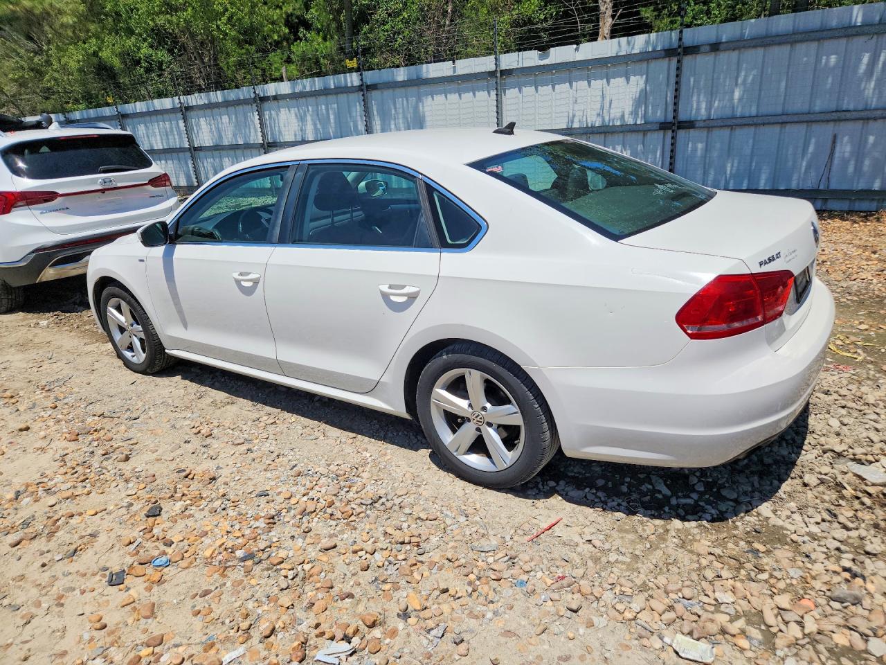 2014 Volkswagen Passat S White vin: 1VWAT7A34EC023619