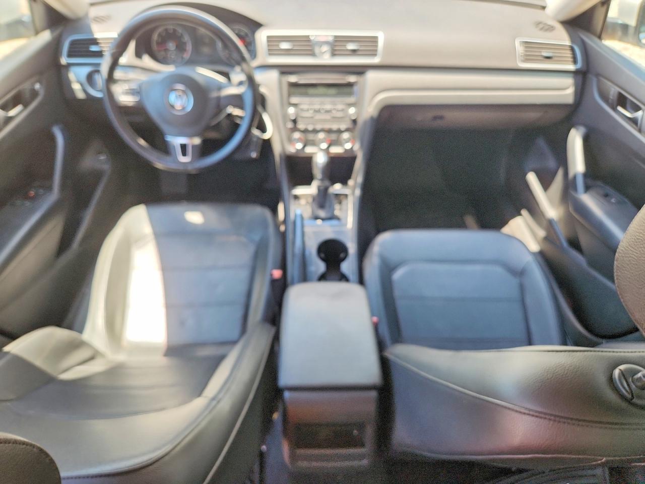 2014 Volkswagen Passat S White vin: 1VWAT7A34EC023619