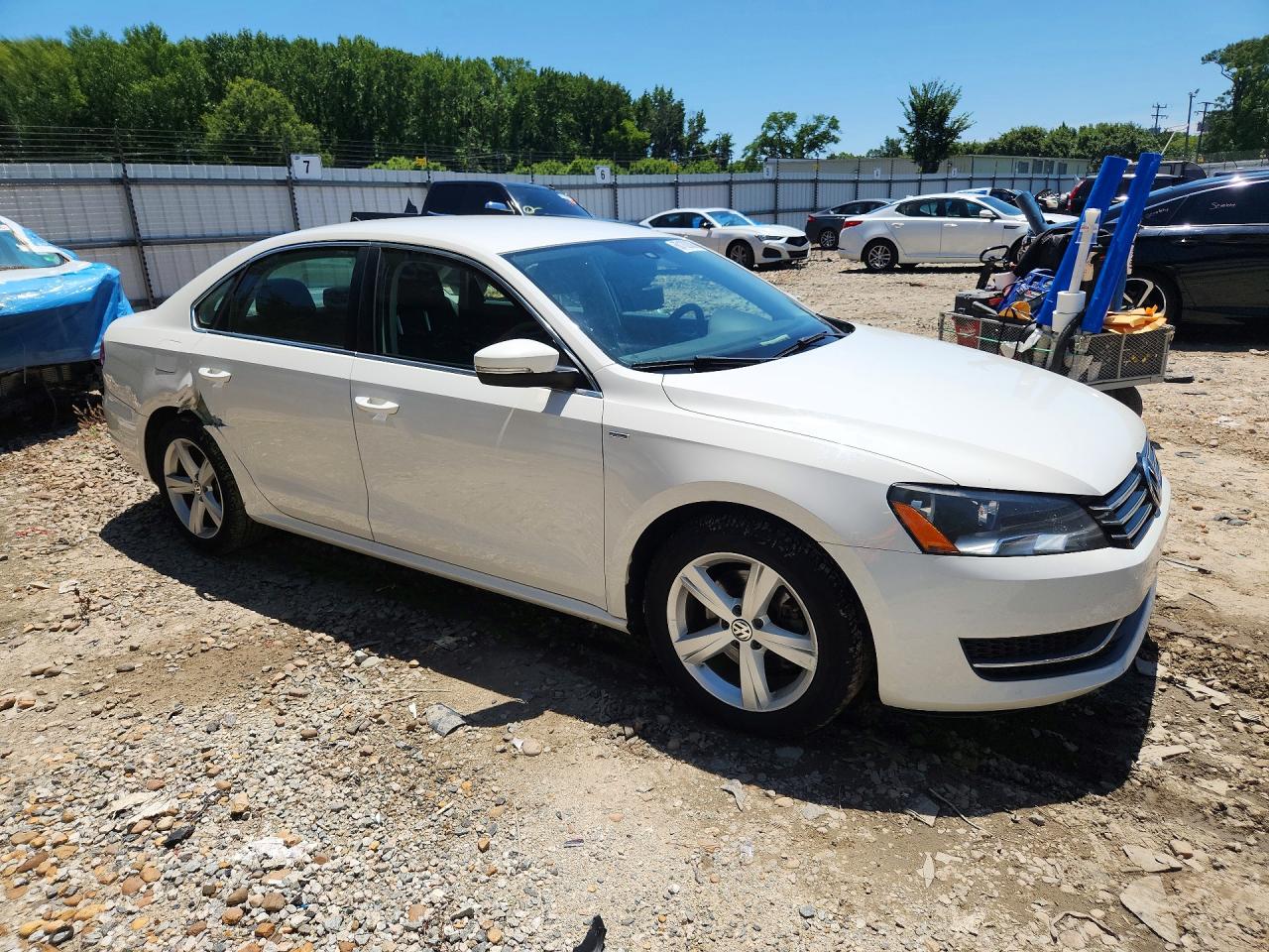 2014 Volkswagen Passat S White vin: 1VWAT7A34EC023619