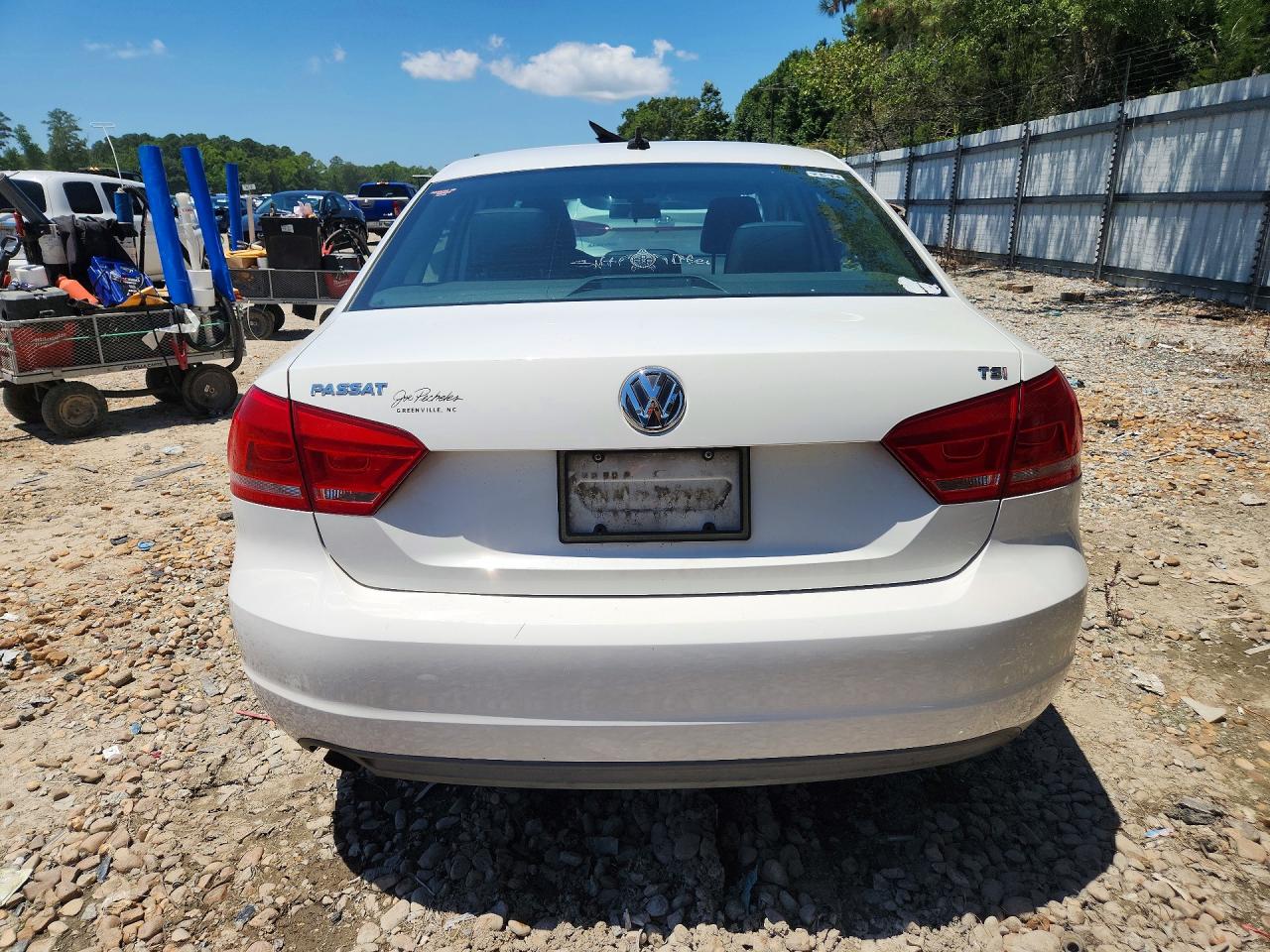 2014 Volkswagen Passat S White vin: 1VWAT7A34EC023619