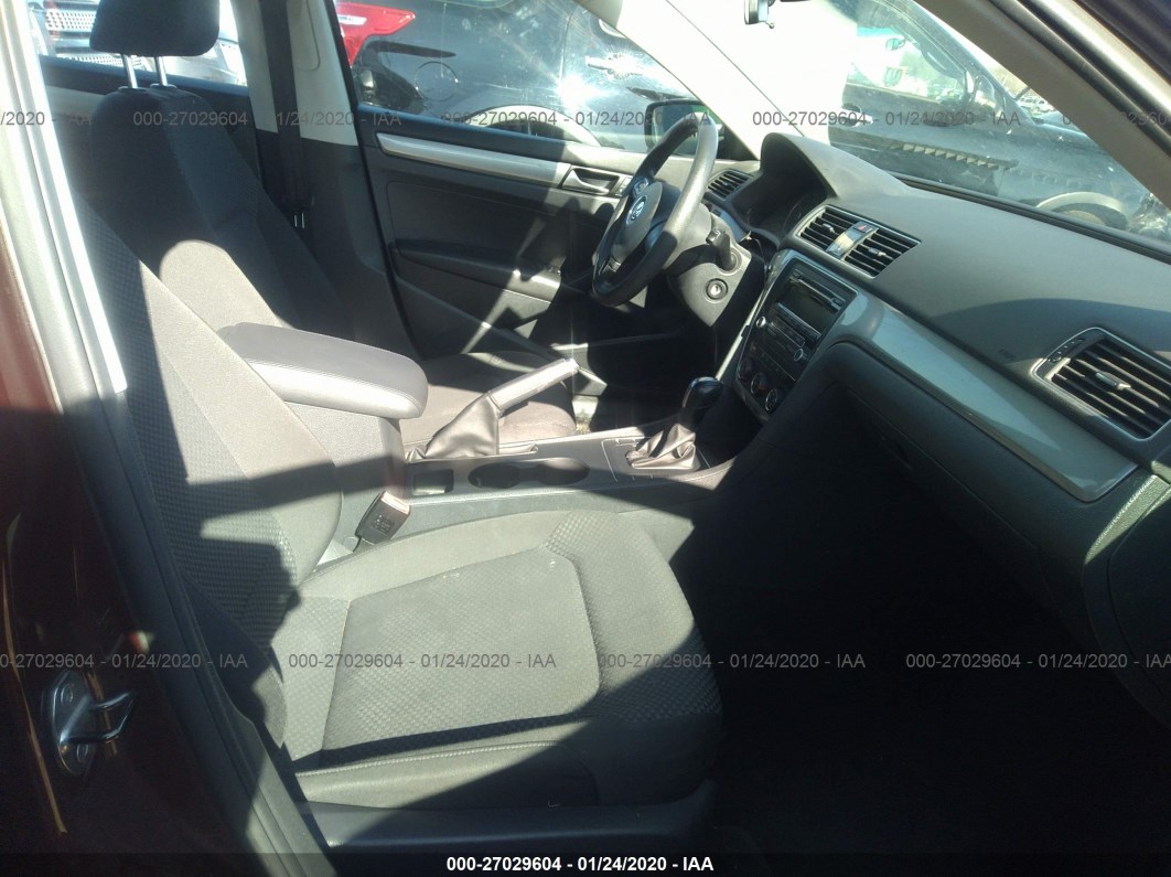 2014 Volkswagen Passat S vin: 1VWAT7A34EC028500