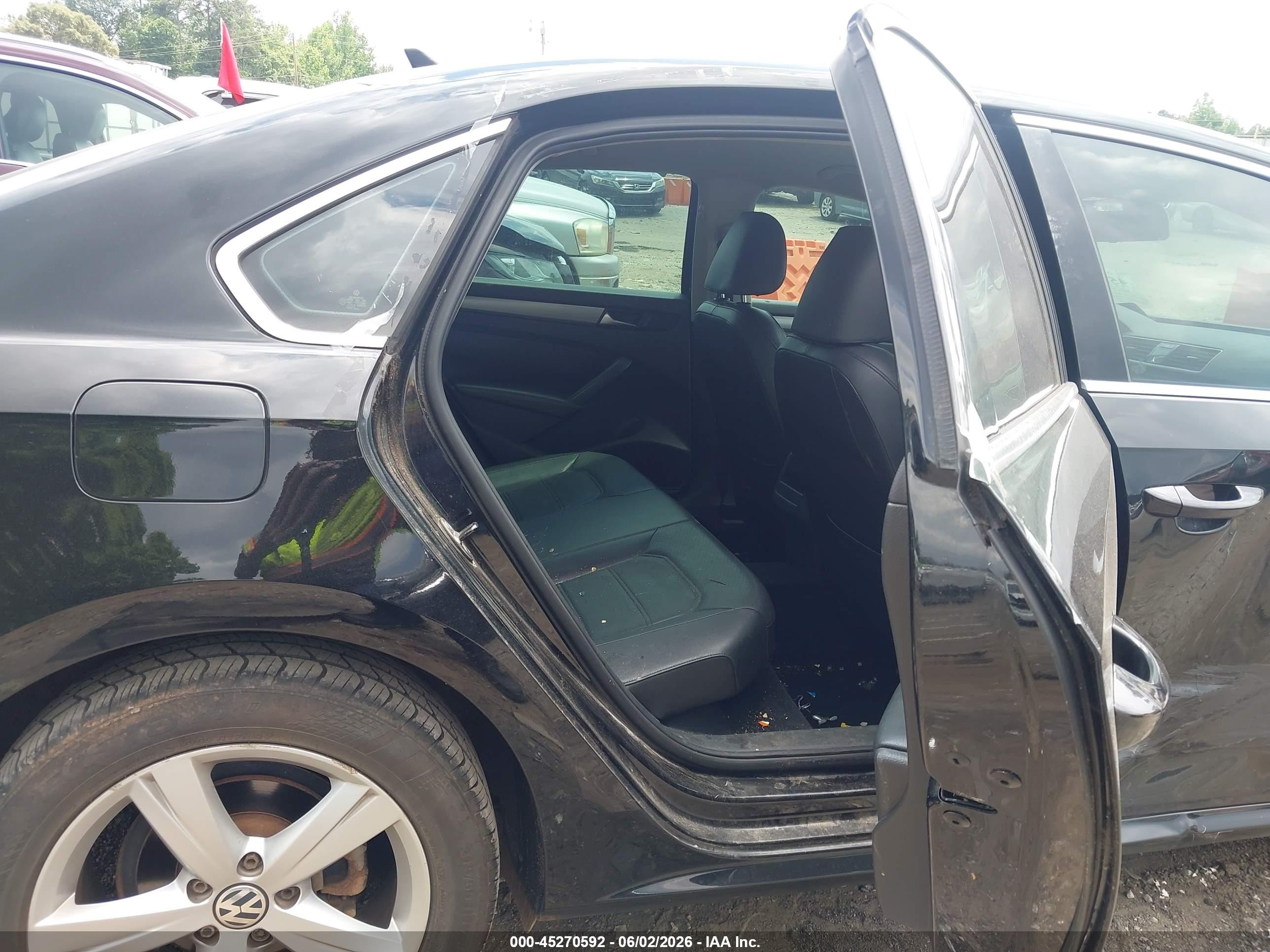 2014 Volkswagen Passat 1.8t Wolfsburg Edition Черный vin: 1VWAT7A34EC041568