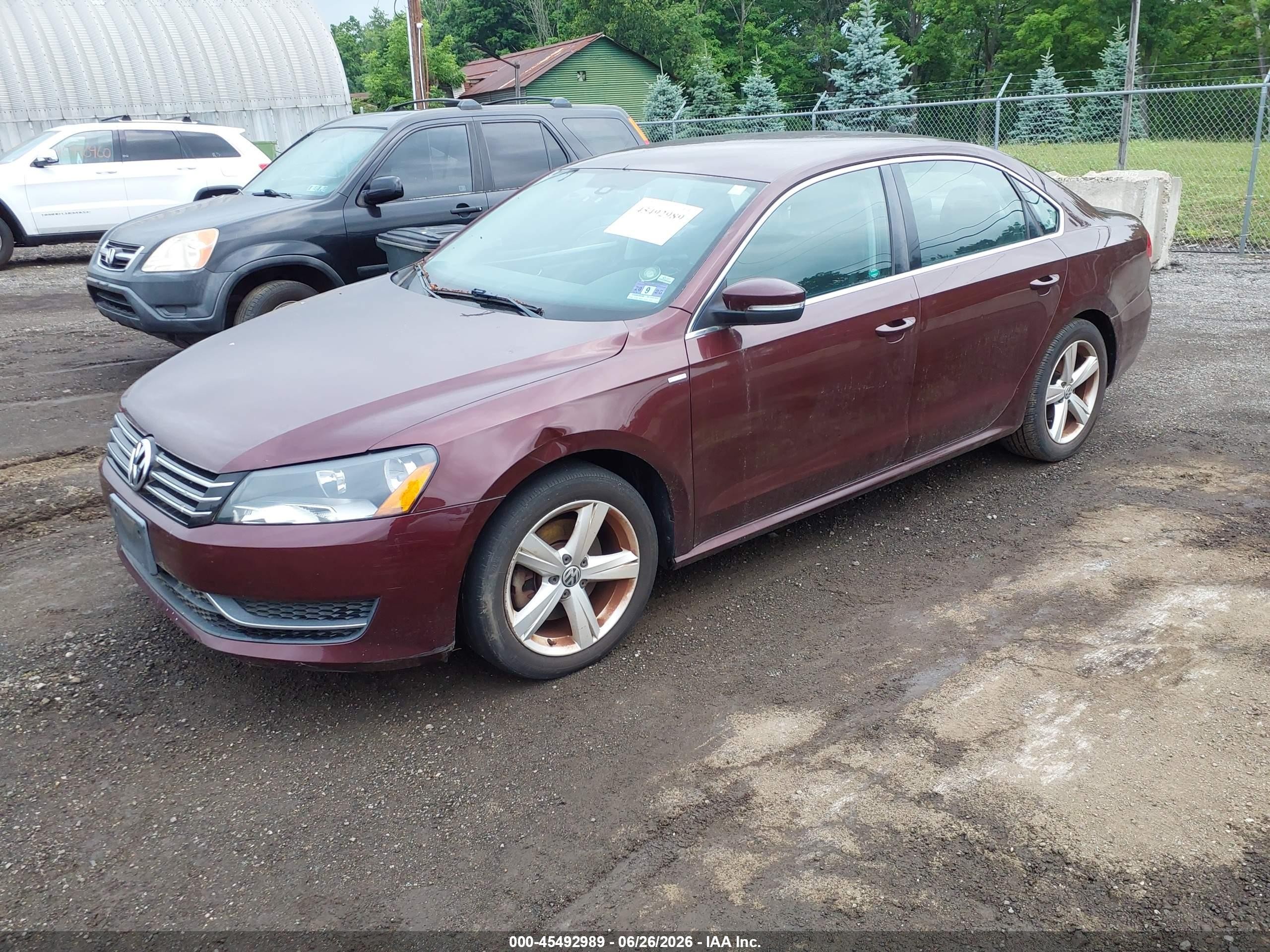 2014 Volkswagen Passat 1.8t Wolfsburg Edition Maroon vin: 1VWAT7A34EC058919