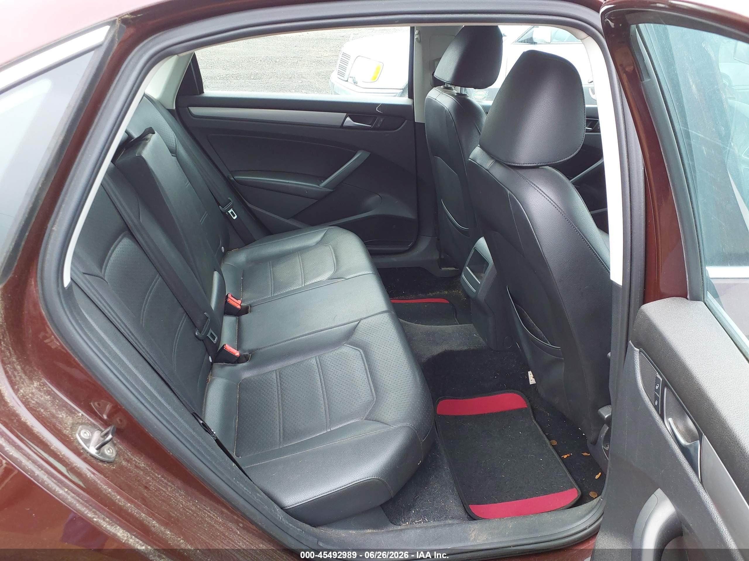 2014 Volkswagen Passat 1.8t Wolfsburg Edition Maroon vin: 1VWAT7A34EC058919
