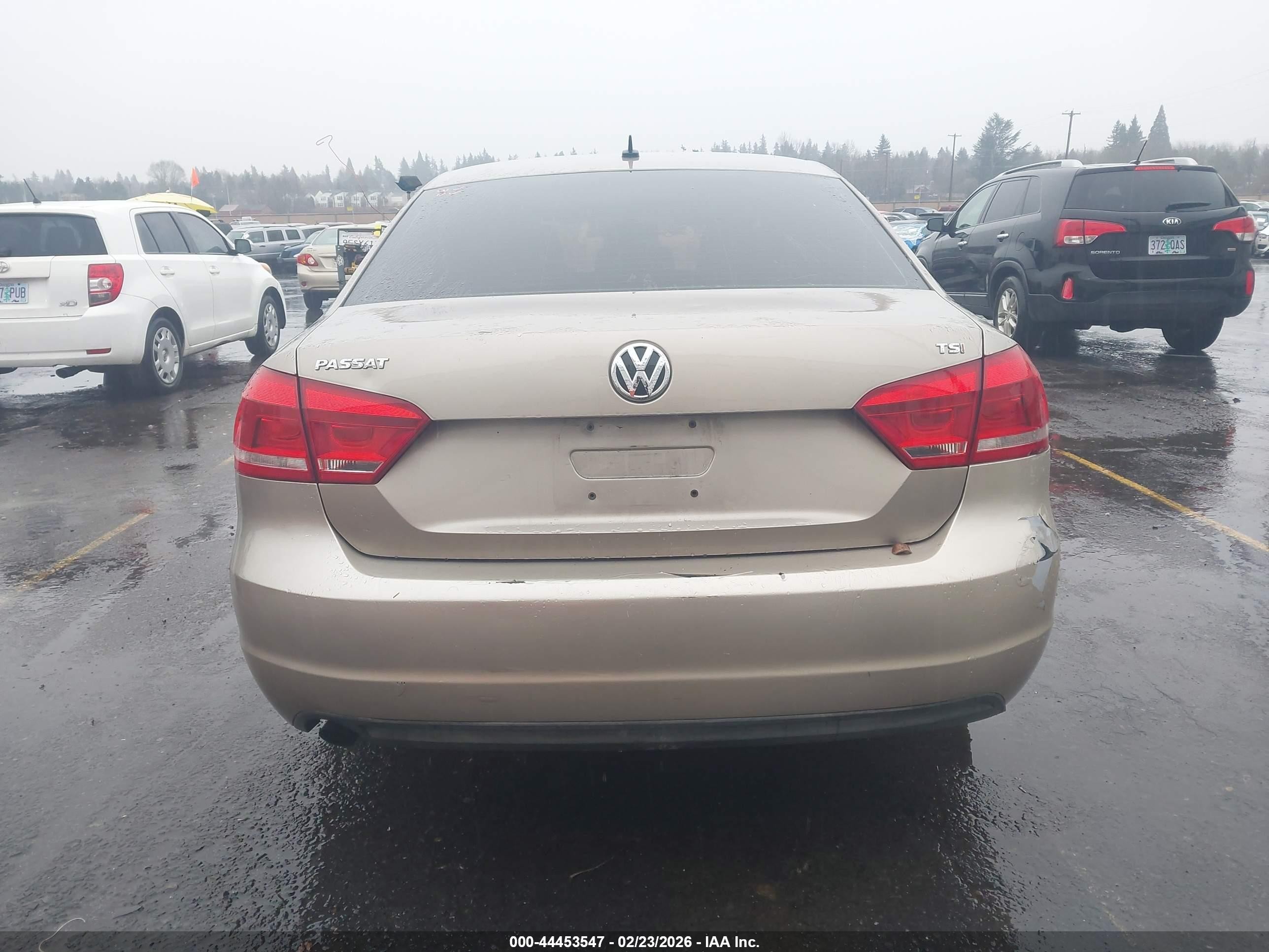 2015 Volkswagen Passat 1.8t S Gold vin: 1VWAT7A34FC015442