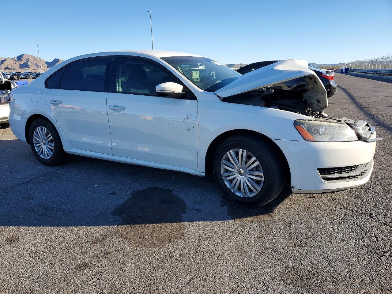 2015 Volkswagen Passat S White vin: 1VWAT7A34FC016719