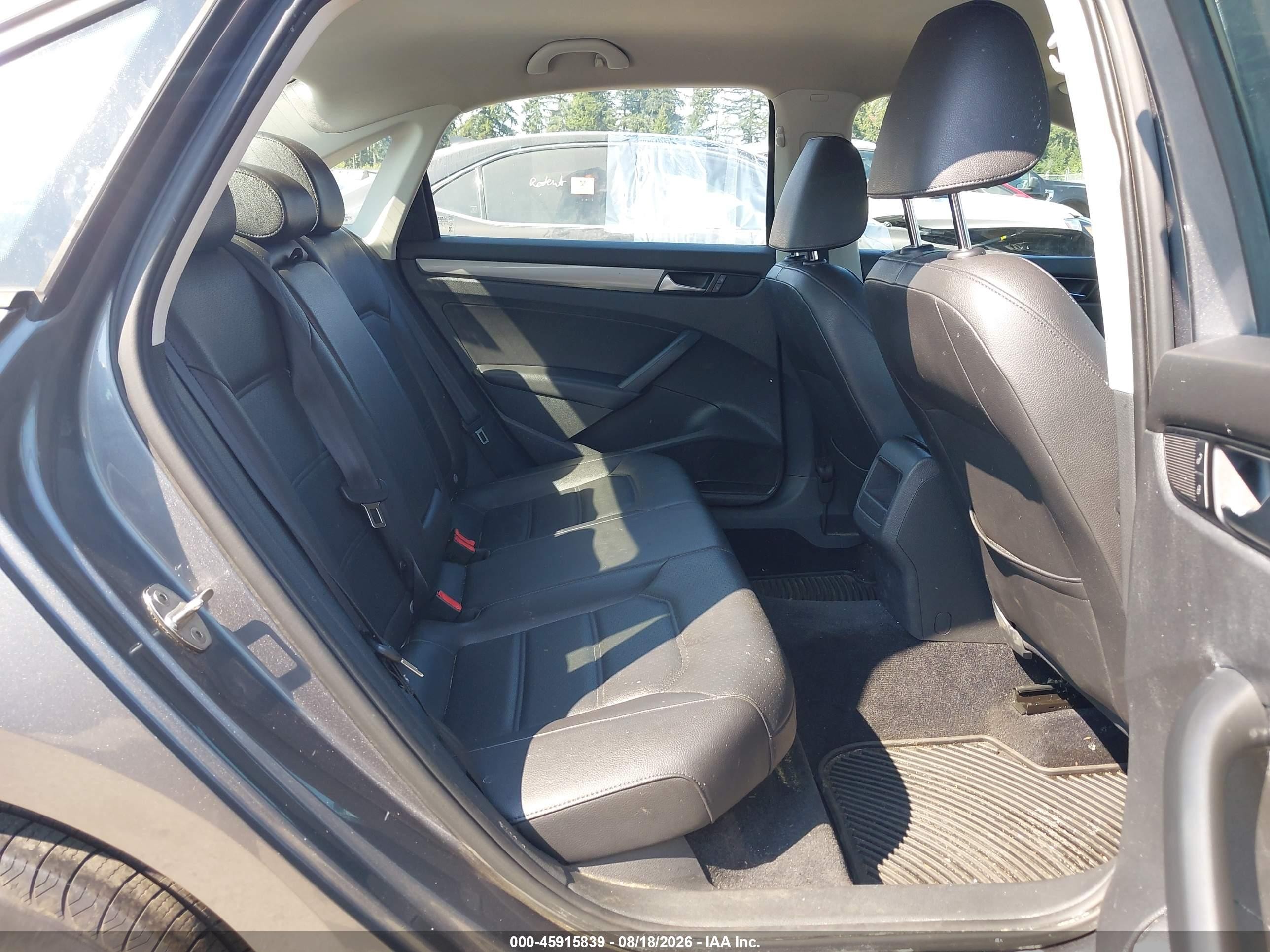 2015 Volkswagen Passat 1.8t Wolfsburg Edition Gray vin: 1VWAT7A34FC018356