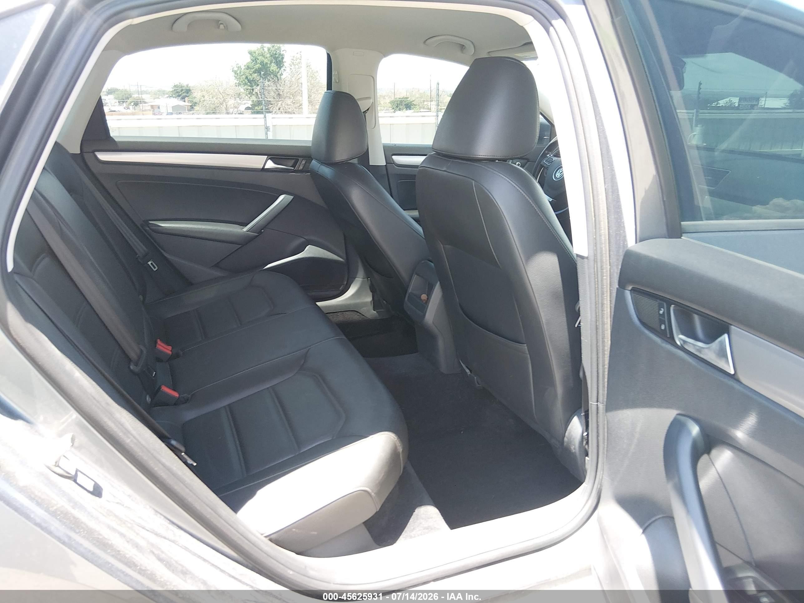 2015 Volkswagen Passat 1.8t Wolfsburg Edition Gray vin: 1VWAT7A34FC018955