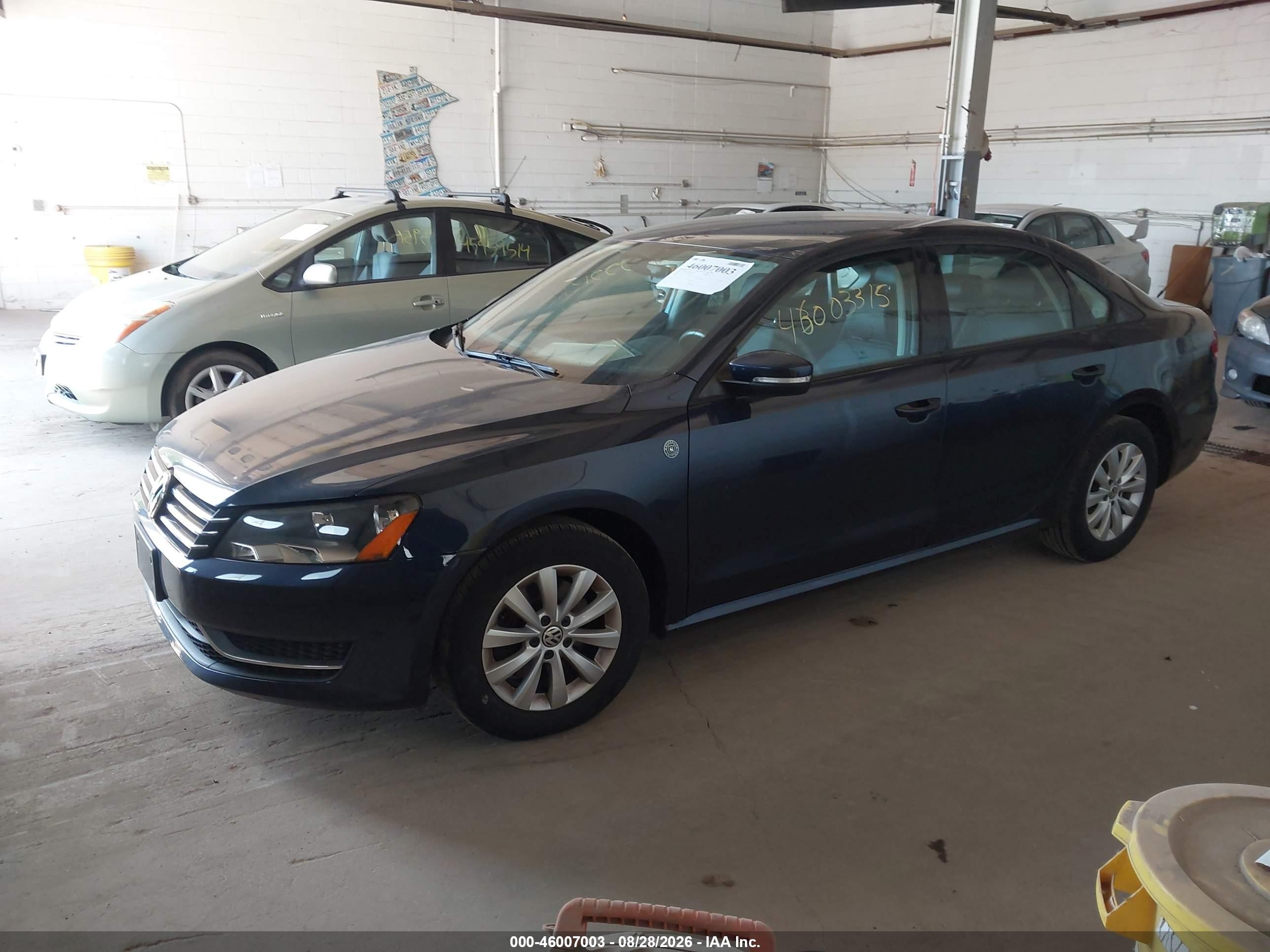 2015 Volkswagen Passat 1.8t Wolfsburg Edition Blue vin: 1VWAT7A34FC041894