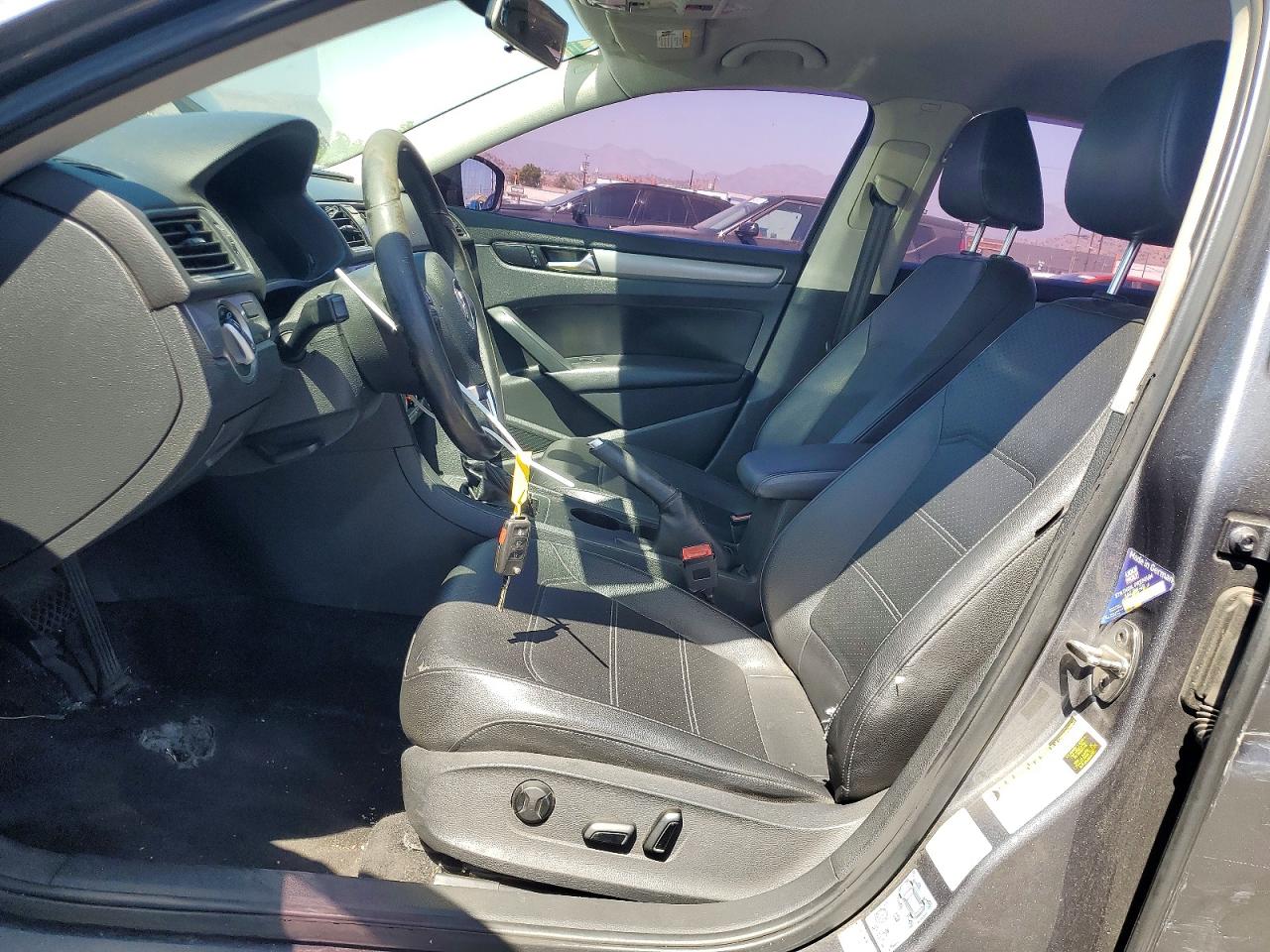2015 Volkswagen Passat S Серый vin: 1VWAT7A34FC045914