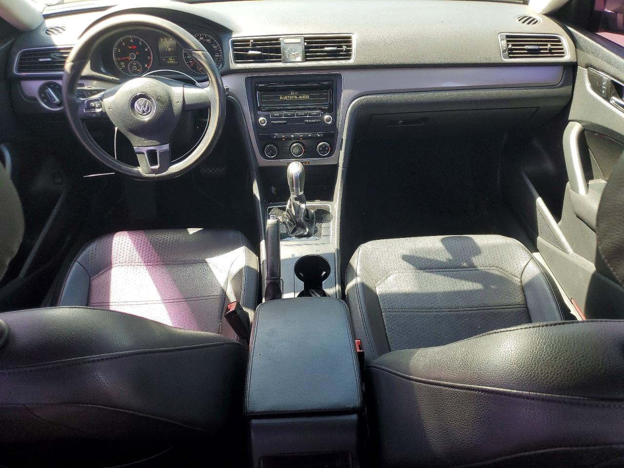 2015 Volkswagen Passat S Серый vin: 1VWAT7A34FC045914
