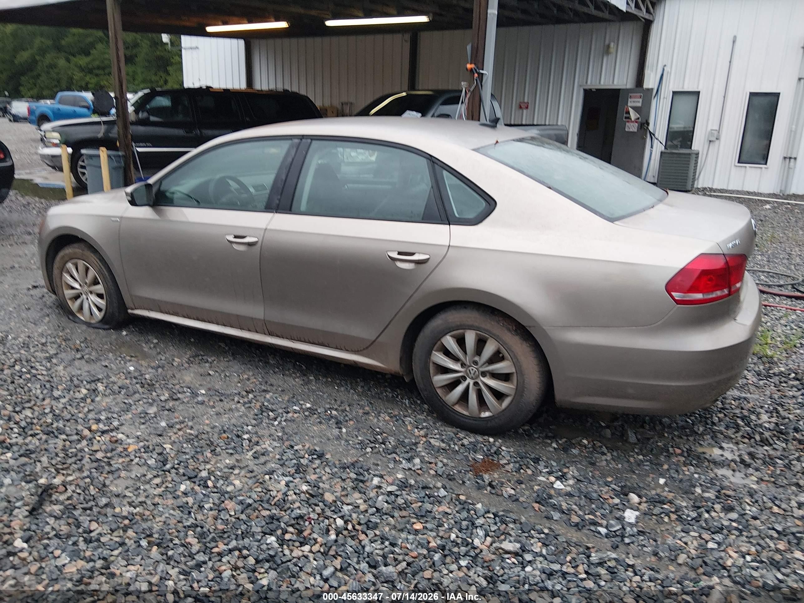2015 Volkswagen Passat 1.8t Wolfsburg Edition Tan vin: 1VWAT7A34FC064768