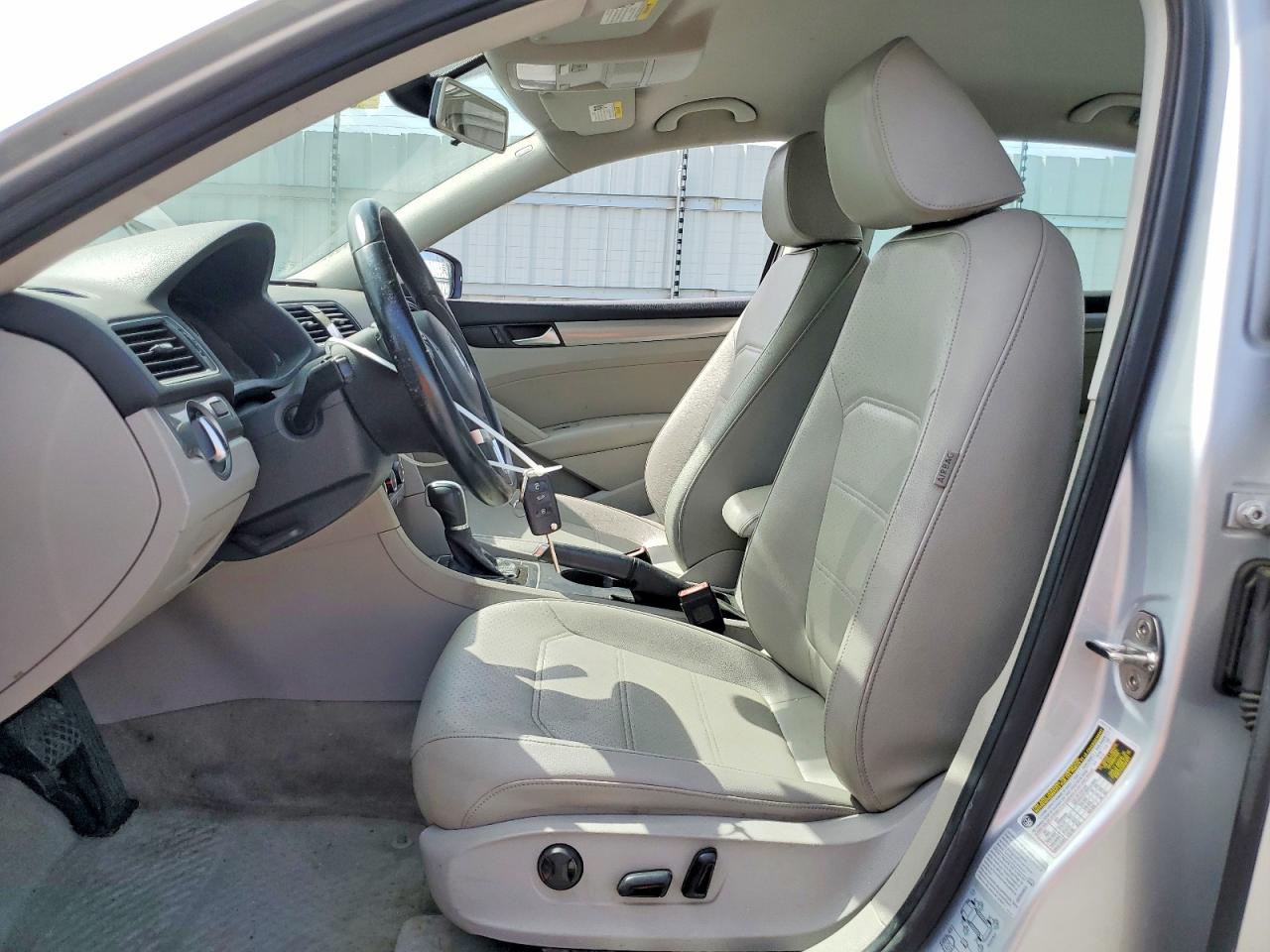 2015 Volkswagen Passat S Silver vin: 1VWAT7A34FC094742