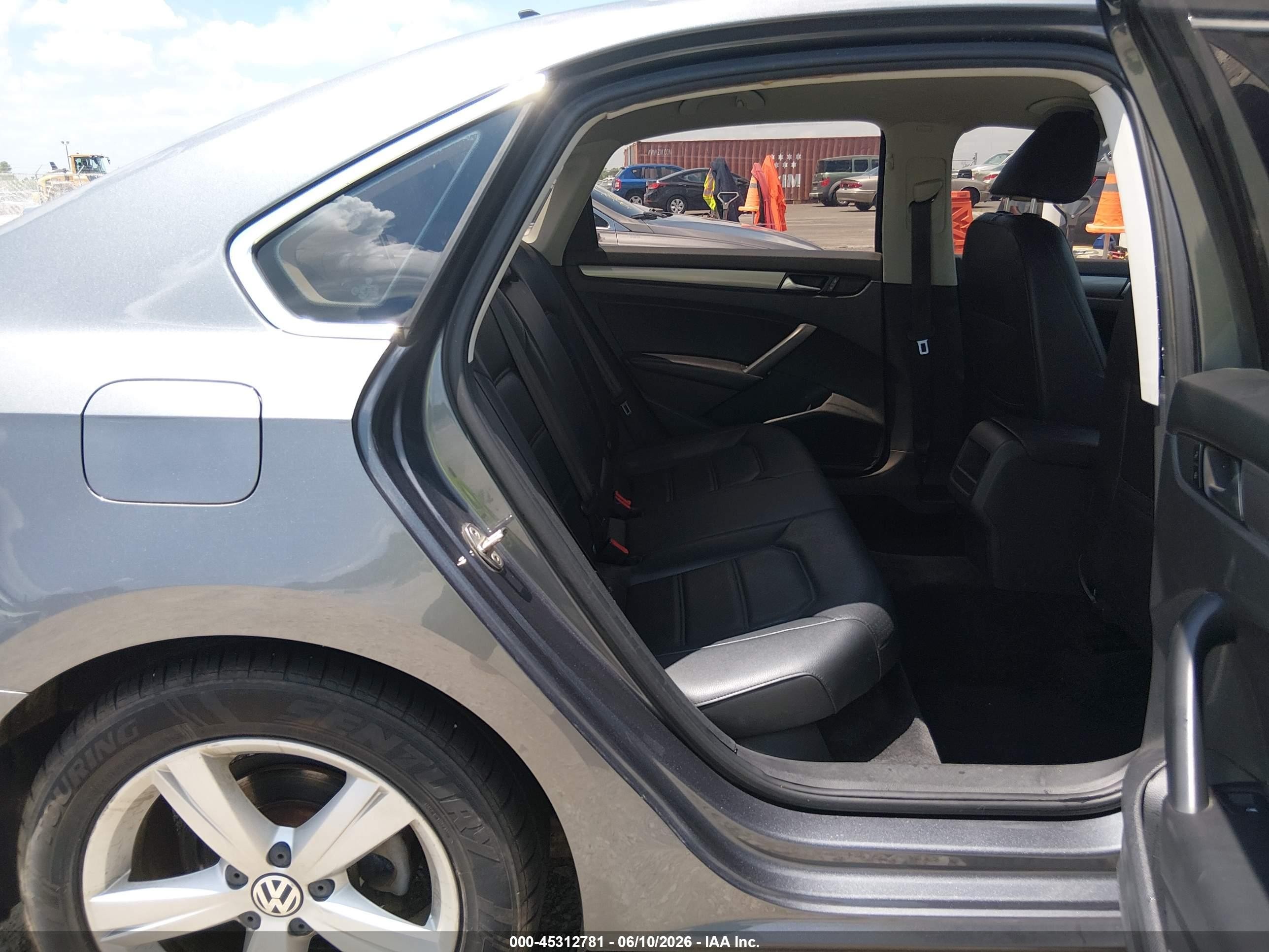 2015 Volkswagen Passat 1.8t Limited Edition Gray vin: 1VWAT7A34FC097382