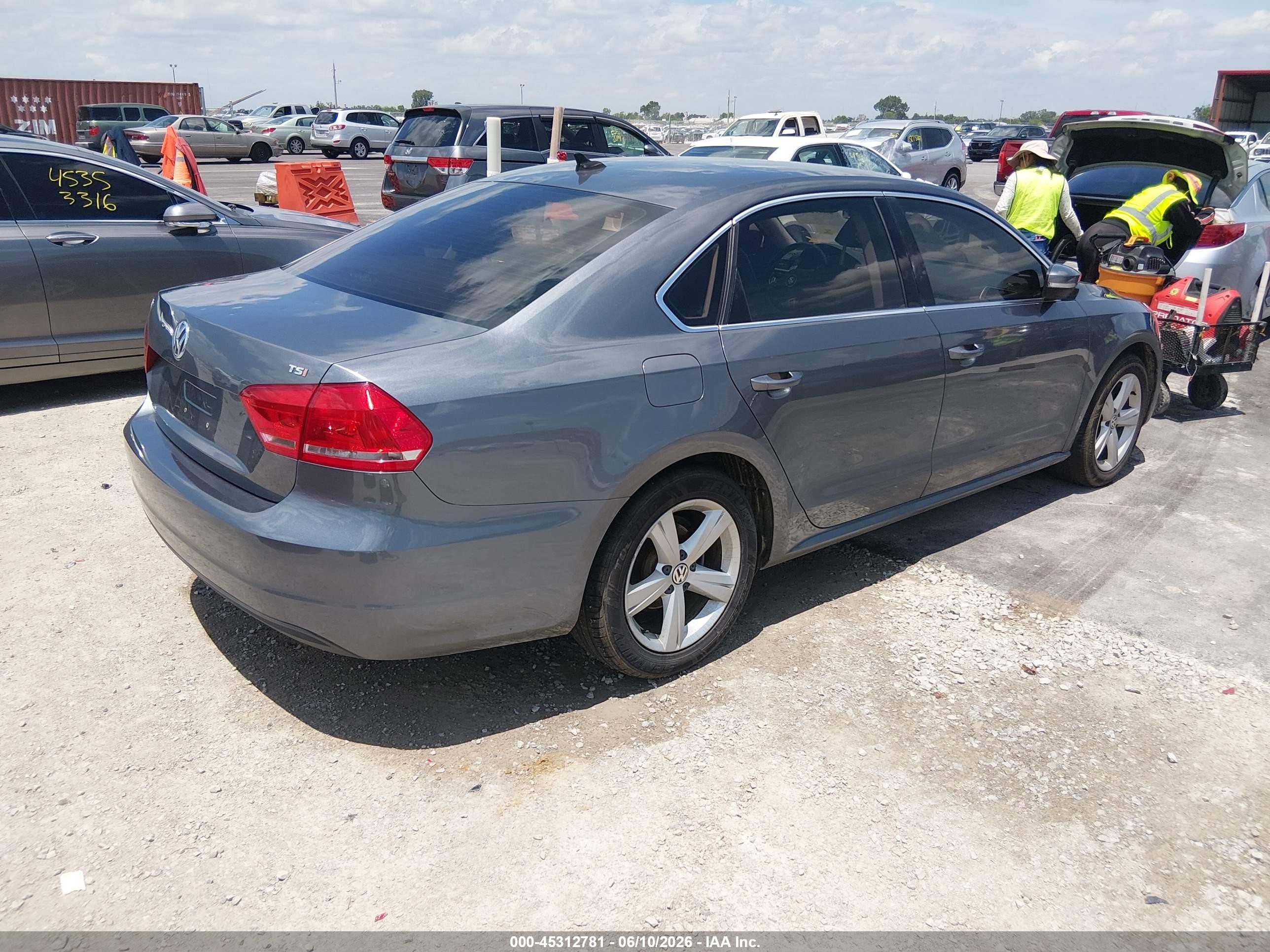 2015 Volkswagen Passat 1.8t Limited Edition Gray vin: 1VWAT7A34FC097382