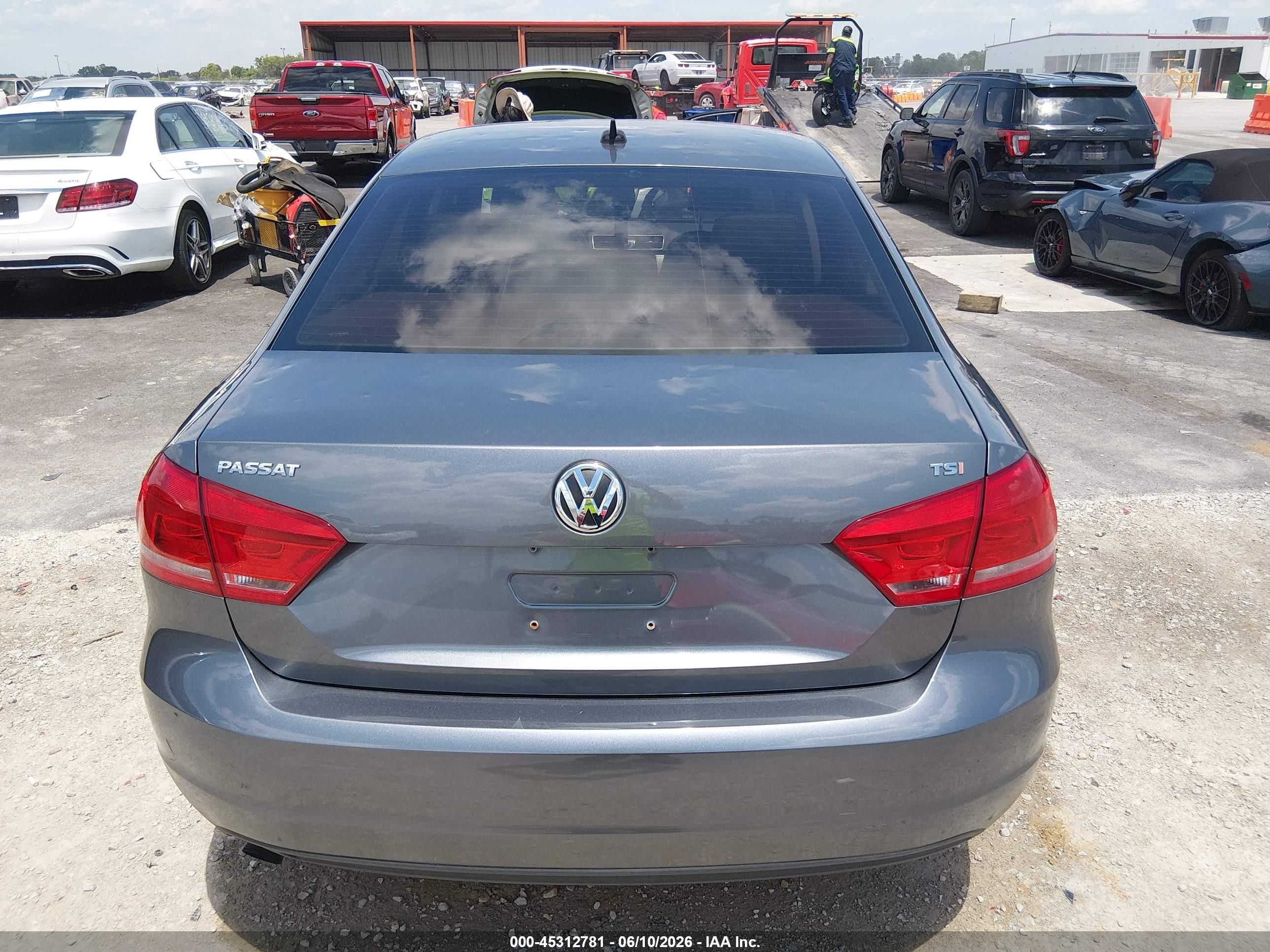 2015 Volkswagen Passat 1.8t Limited Edition Gray vin: 1VWAT7A34FC097382