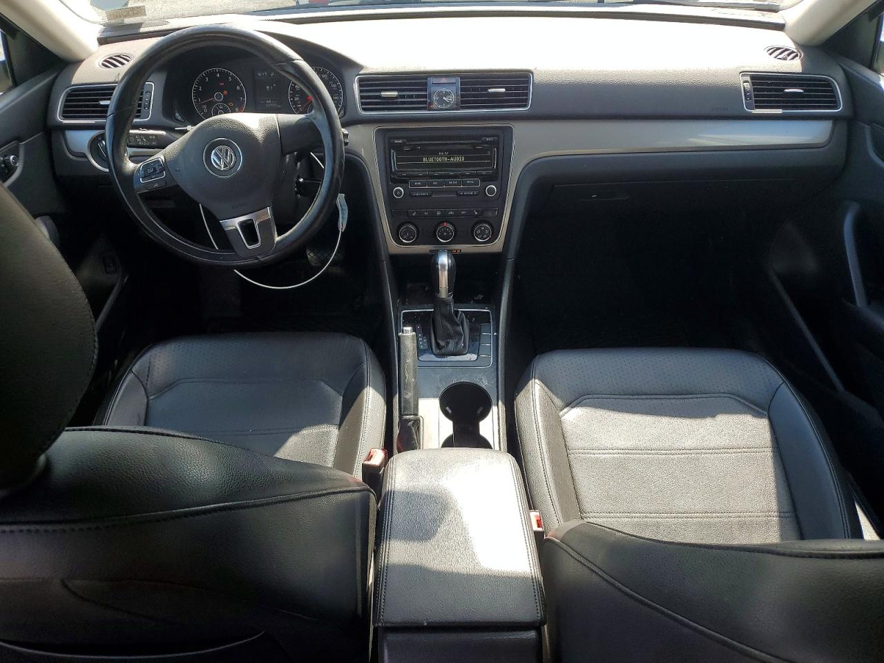 2015 Volkswagen Passat S Золотой vin: 1VWAT7A34FC101379