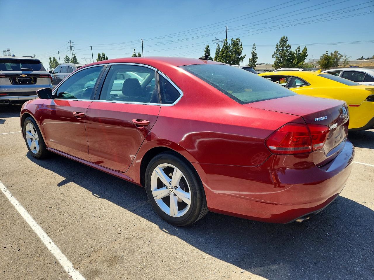 2015 Volkswagen Passat S Red vin: 1VWAT7A34FC117730