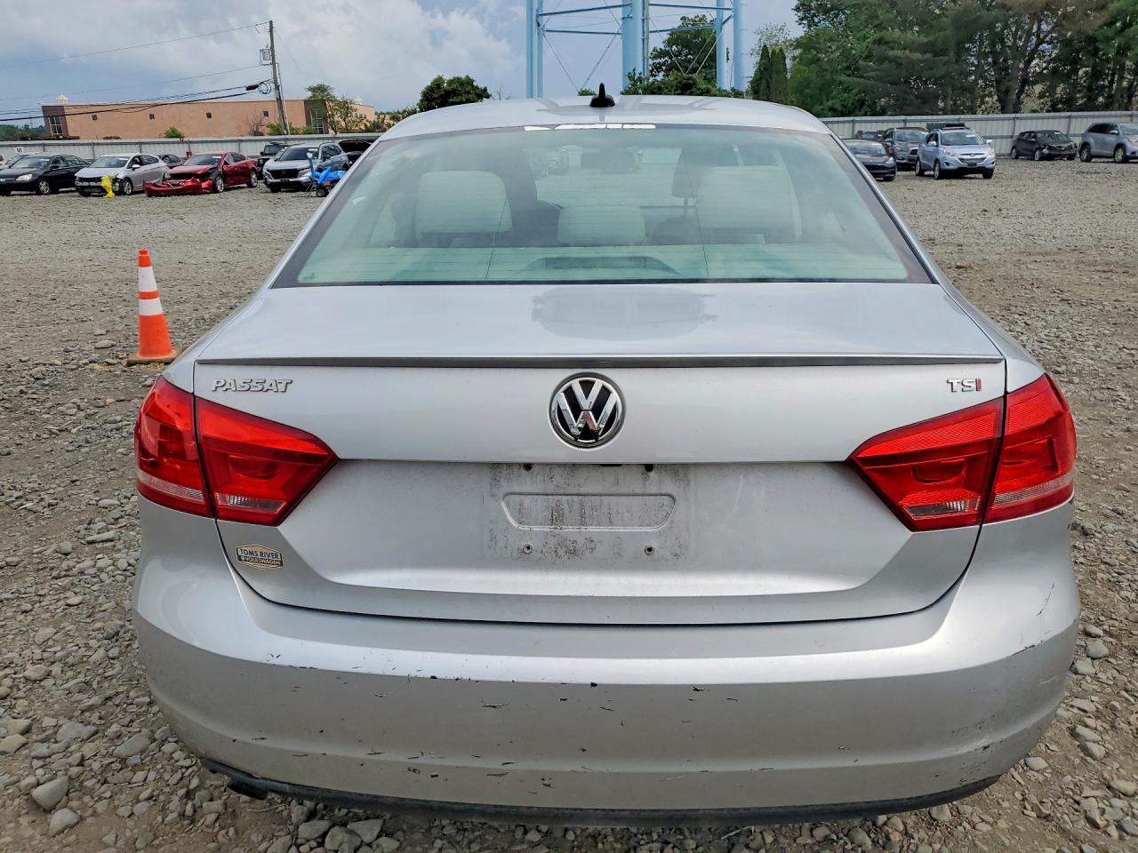 2015 Volkswagen Passat S Silver vin: 1VWAT7A34FC118182