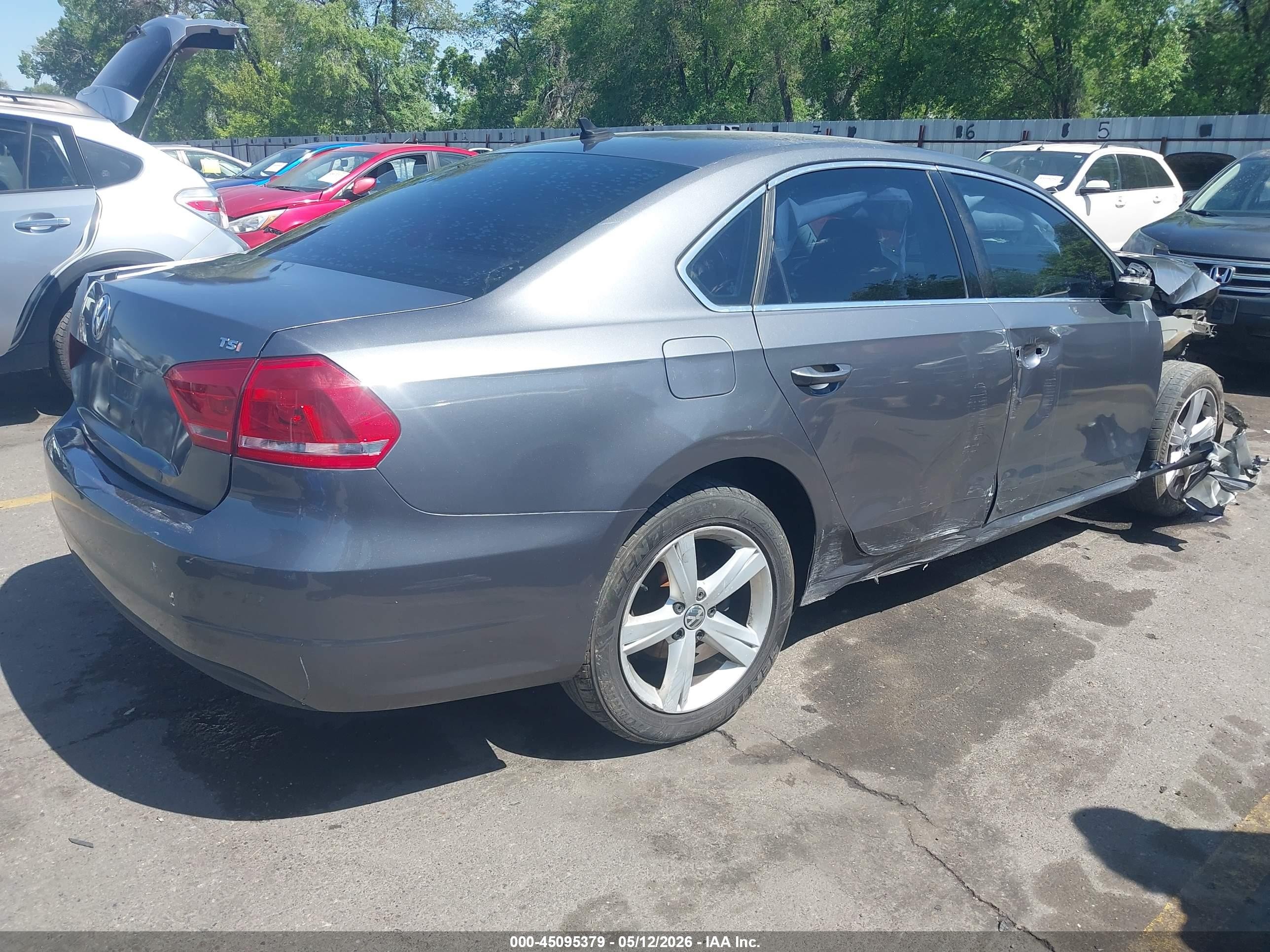 2015 Volkswagen Passat 1.8t Limited Edition Серый vin: 1VWAT7A34FC123348