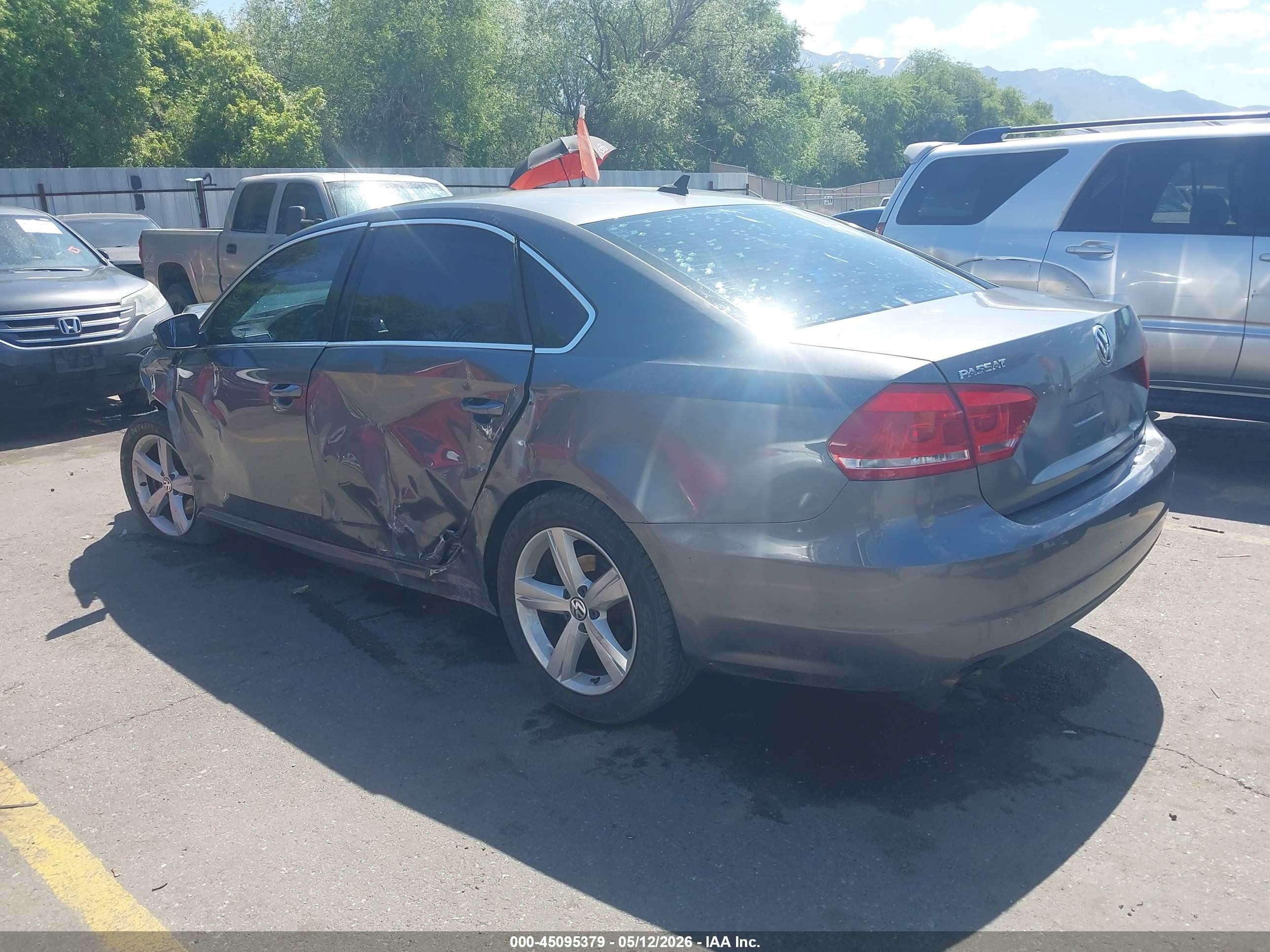 2015 Volkswagen Passat 1.8t Limited Edition Серый vin: 1VWAT7A34FC123348