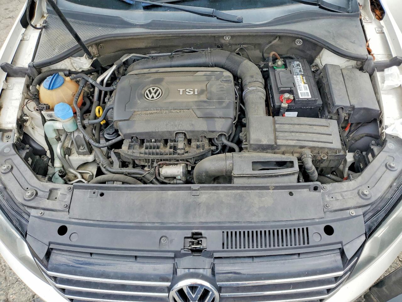 2014 Volkswagen Passat S Белый vin: 1VWAT7A35EC052188