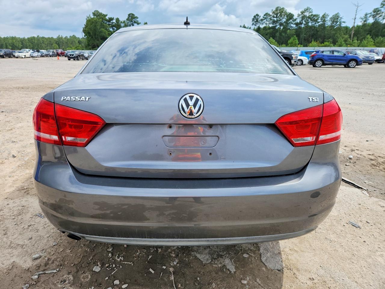 2014 Volkswagen Passat S Серый vin: 1VWAT7A35EC052840