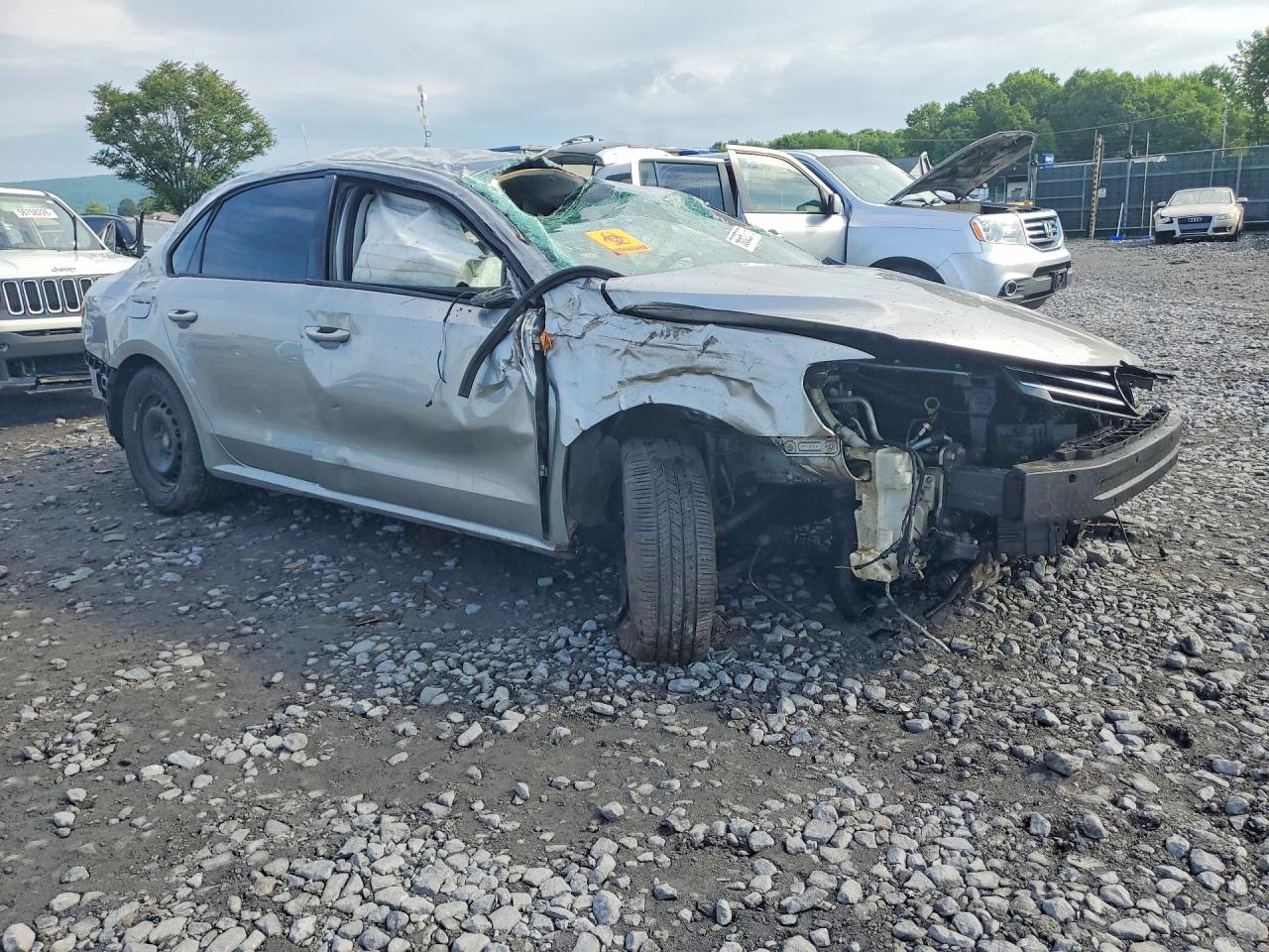 2014 Volkswagen Passat S Серебряный vin: 1VWAT7A35EC078144