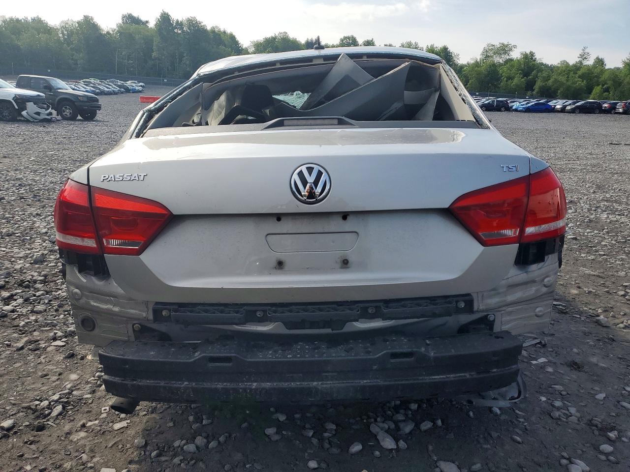 2014 Volkswagen Passat S Серебряный vin: 1VWAT7A35EC078144