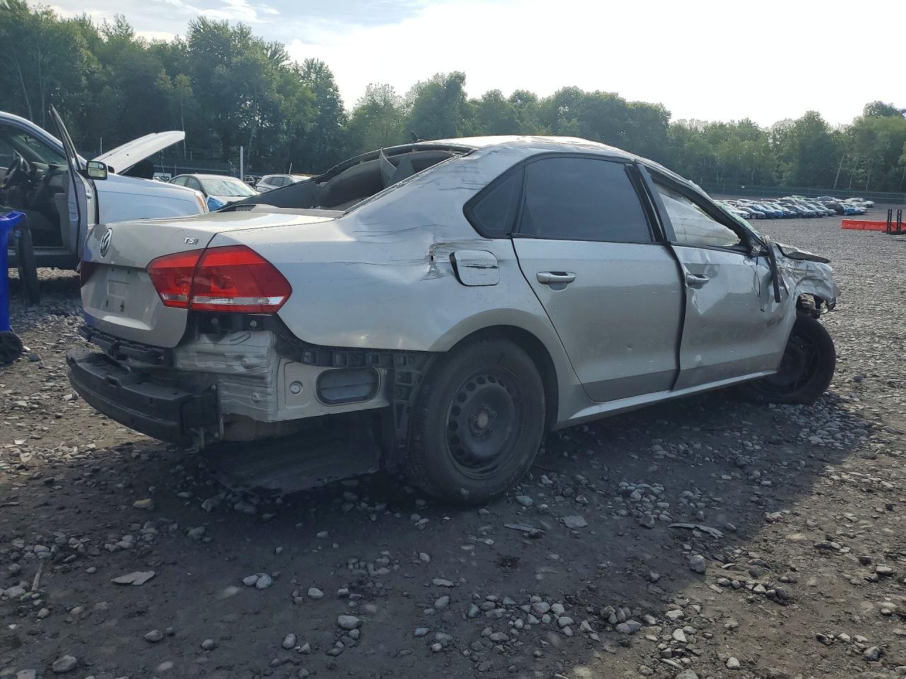 2014 Volkswagen Passat S Серебряный vin: 1VWAT7A35EC078144