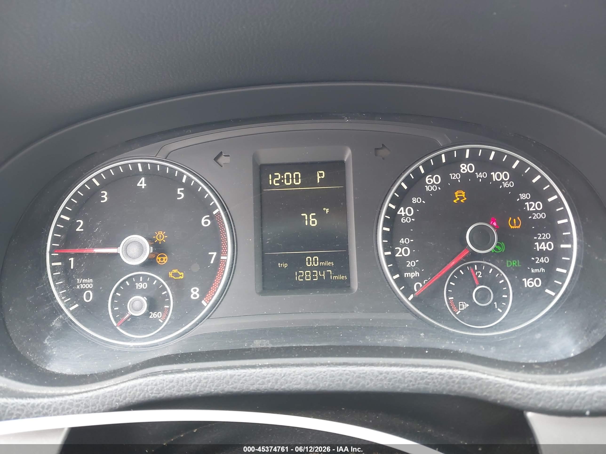 2014 Volkswagen Passat 1.8t Wolfsburg Edition Purple vin: 1VWAT7A35EC081061