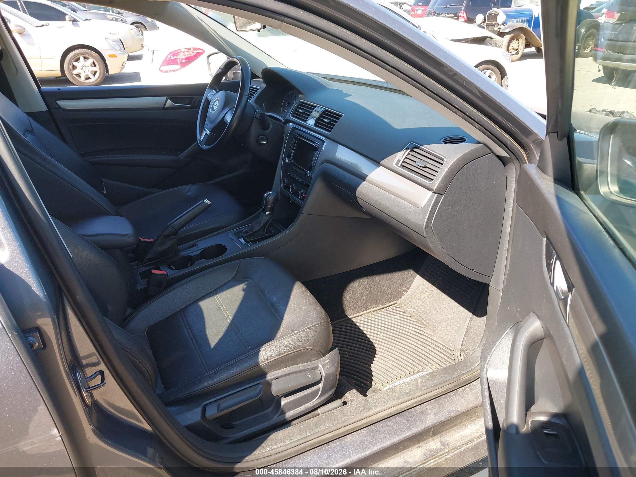 2014 Volkswagen Passat 1.8t Wolfsburg Edition Gray vin: 1VWAT7A35EC094957