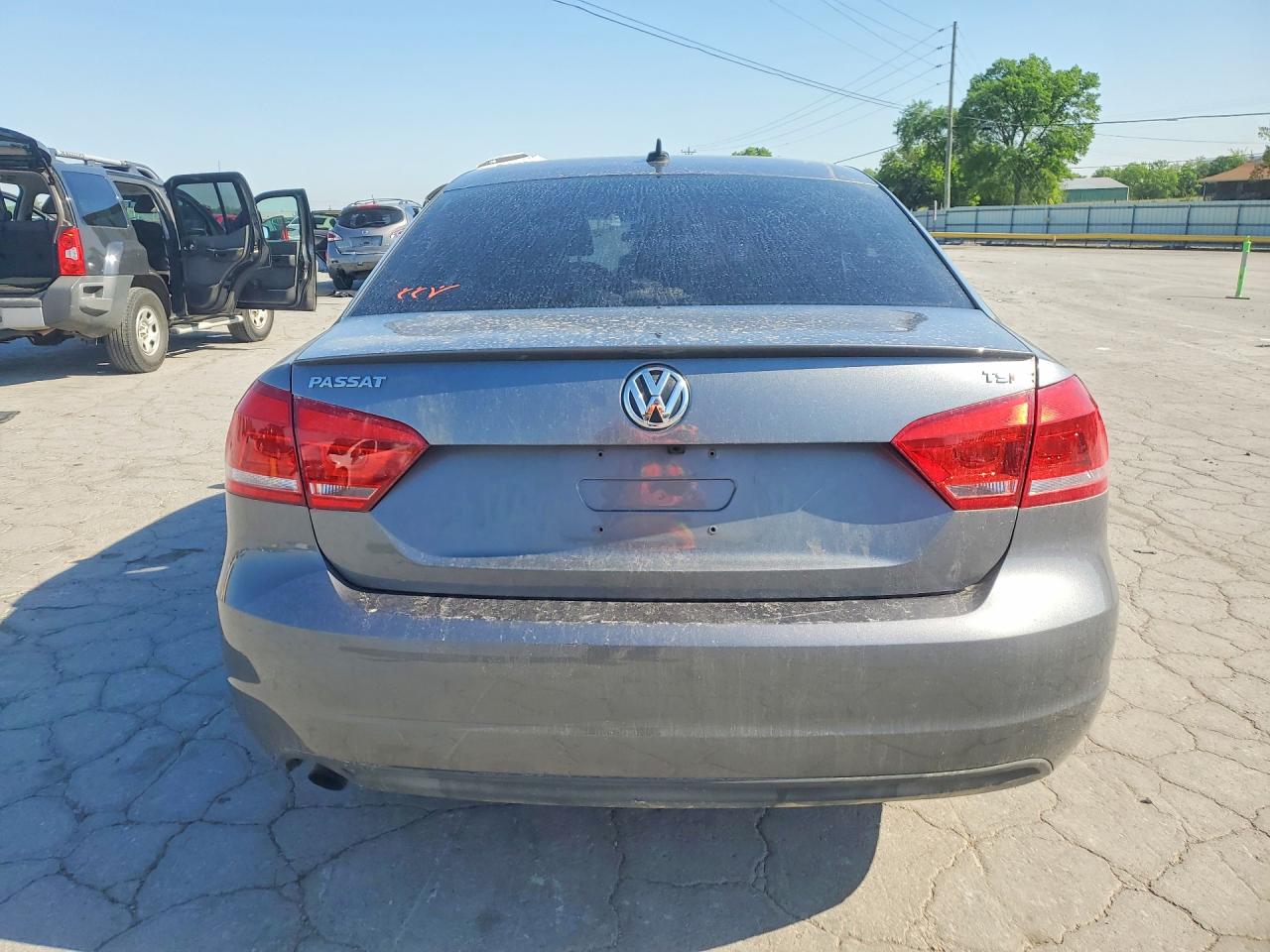2014 Volkswagen Passat S Серый vin: 1VWAT7A35EC099639