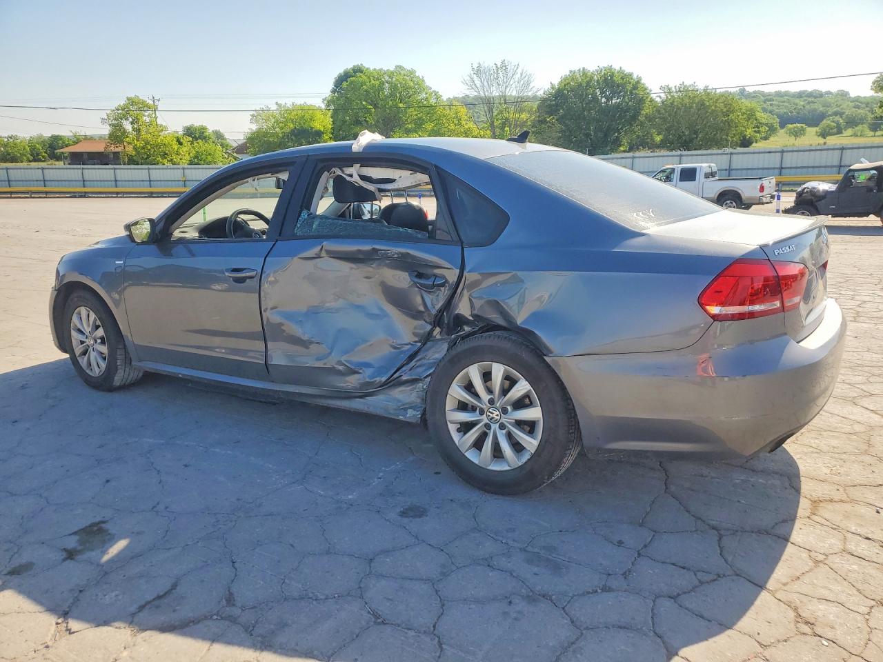 2014 Volkswagen Passat S Серый vin: 1VWAT7A35EC099639