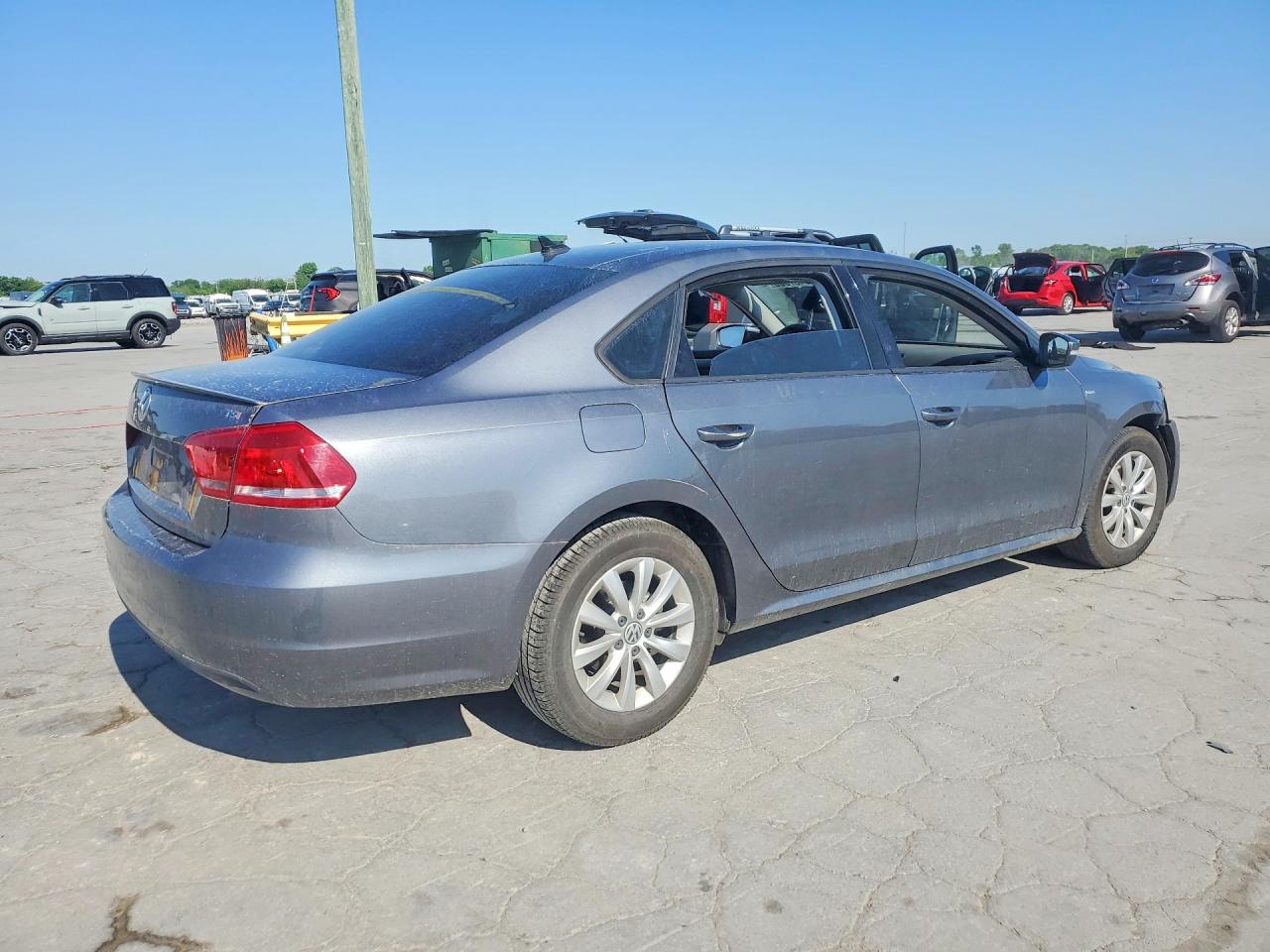2014 Volkswagen Passat S Серый vin: 1VWAT7A35EC099639