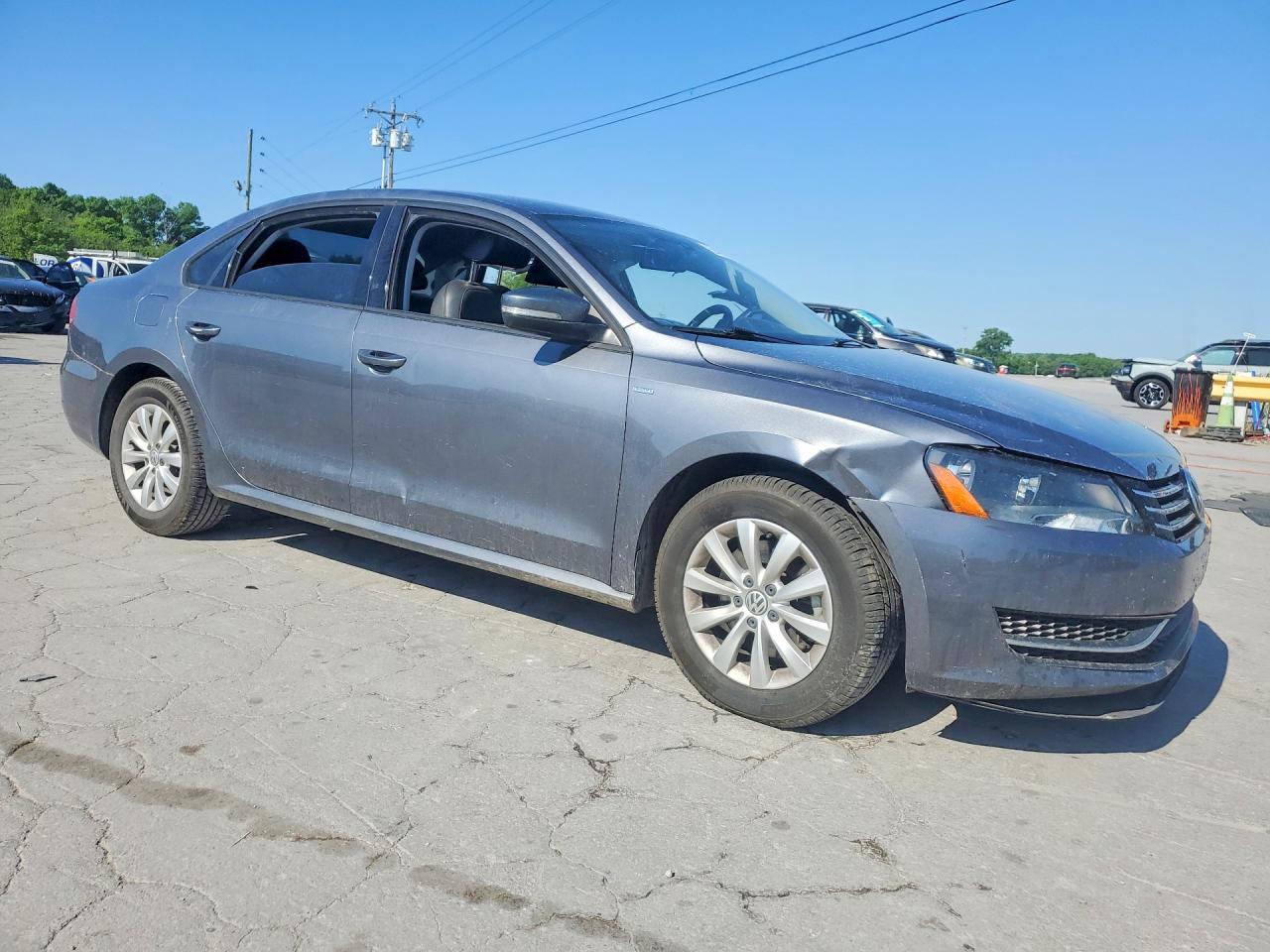 2014 Volkswagen Passat S Серый vin: 1VWAT7A35EC099639
