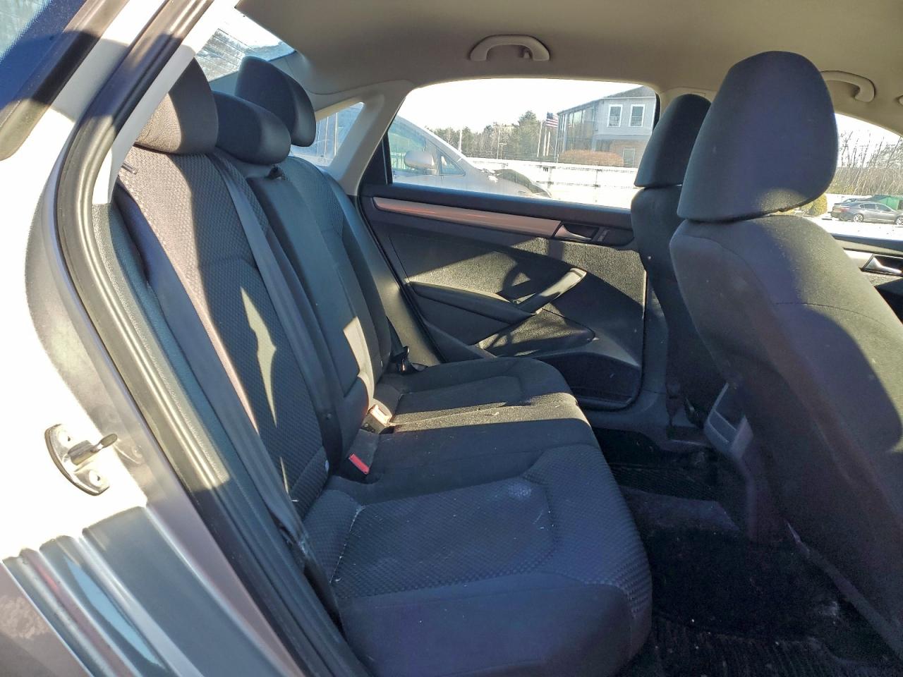 2014 Volkswagen Passat S Серебряный vin: 1VWAT7A35EC111689