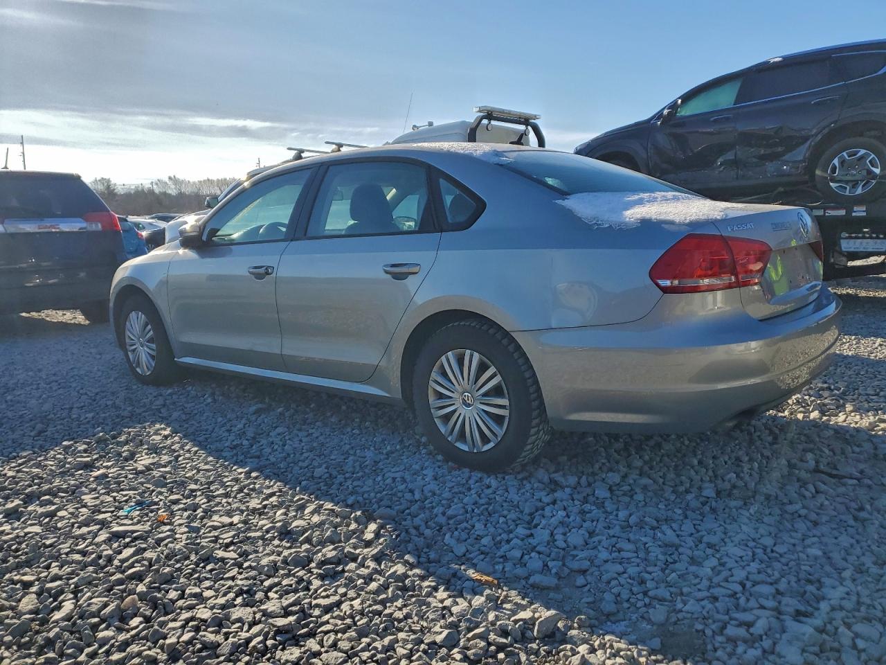 2014 Volkswagen Passat S Серебряный vin: 1VWAT7A35EC111689
