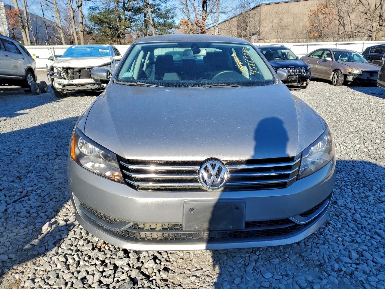 2014 Volkswagen Passat S Серебряный vin: 1VWAT7A35EC111689